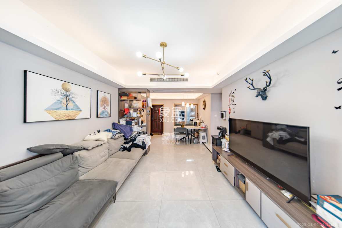 里约荟 3室2厅2卫 90.0万 里约荟 3室2厅2卫 90.0万客厅