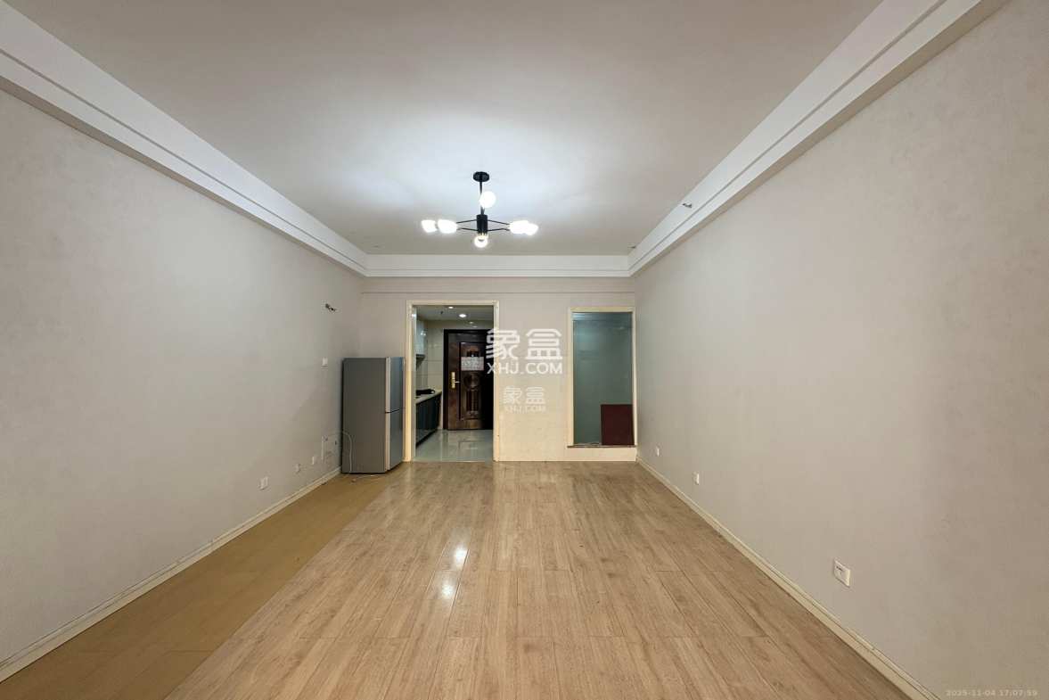 湘腾城市广场 1室1厅1卫 1600.0元/月 湘腾城市广场 1室1厅1卫 1600.0元/月室内图