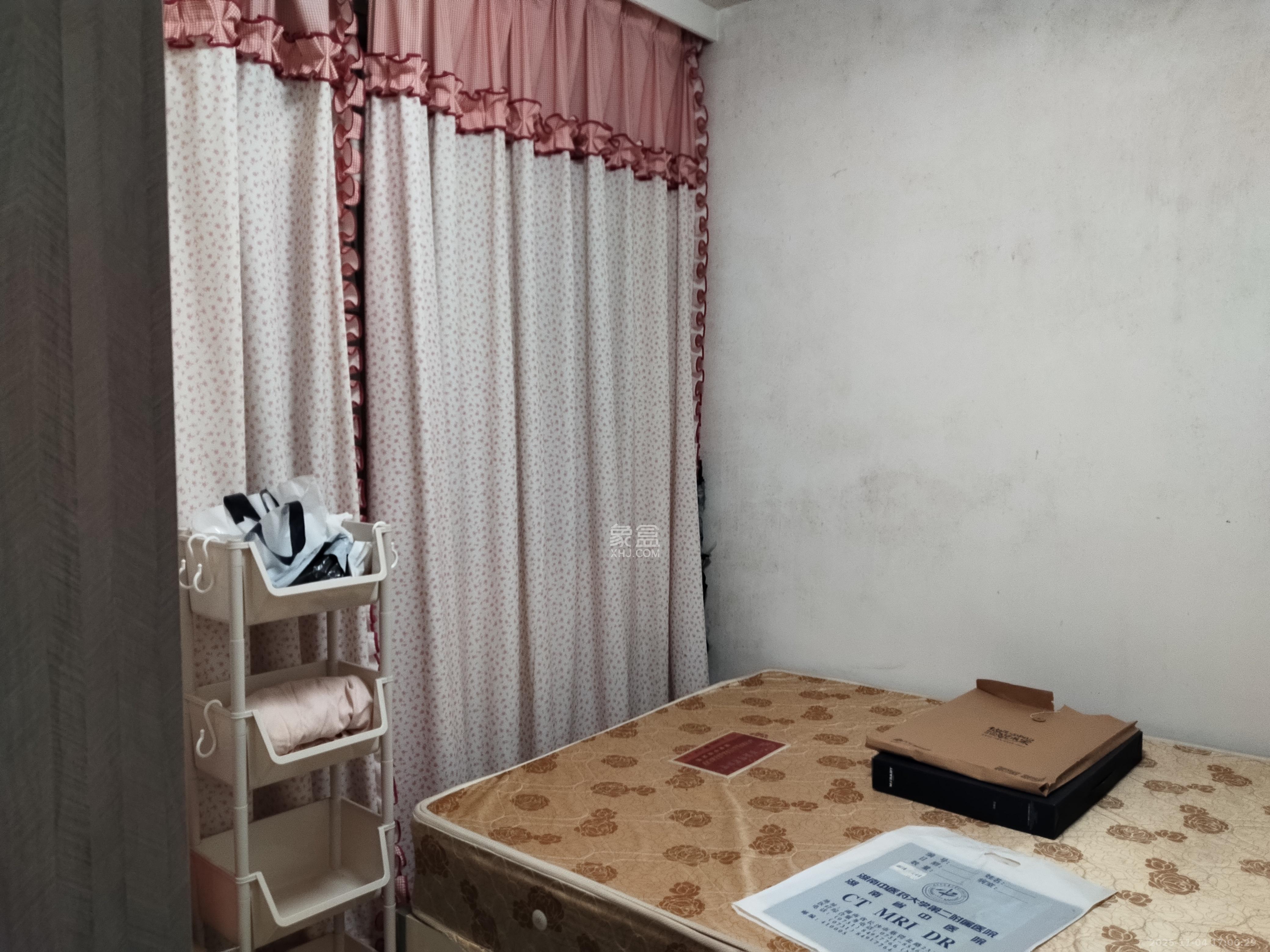 便河边社区  3室2厅1卫    2100.0元/月室内图