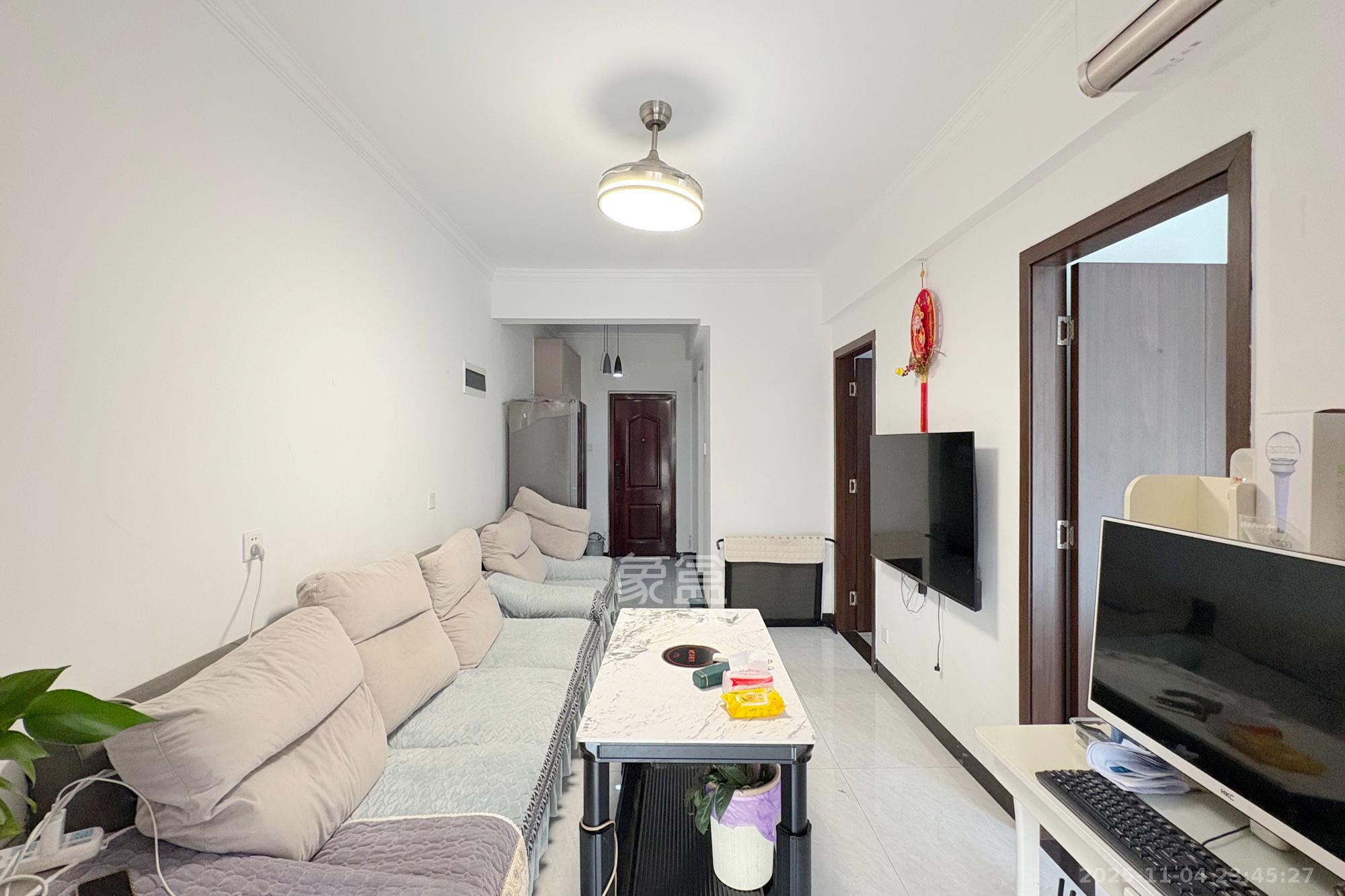 韭菜园嘉苑  2室1厅1卫    85.0万客厅