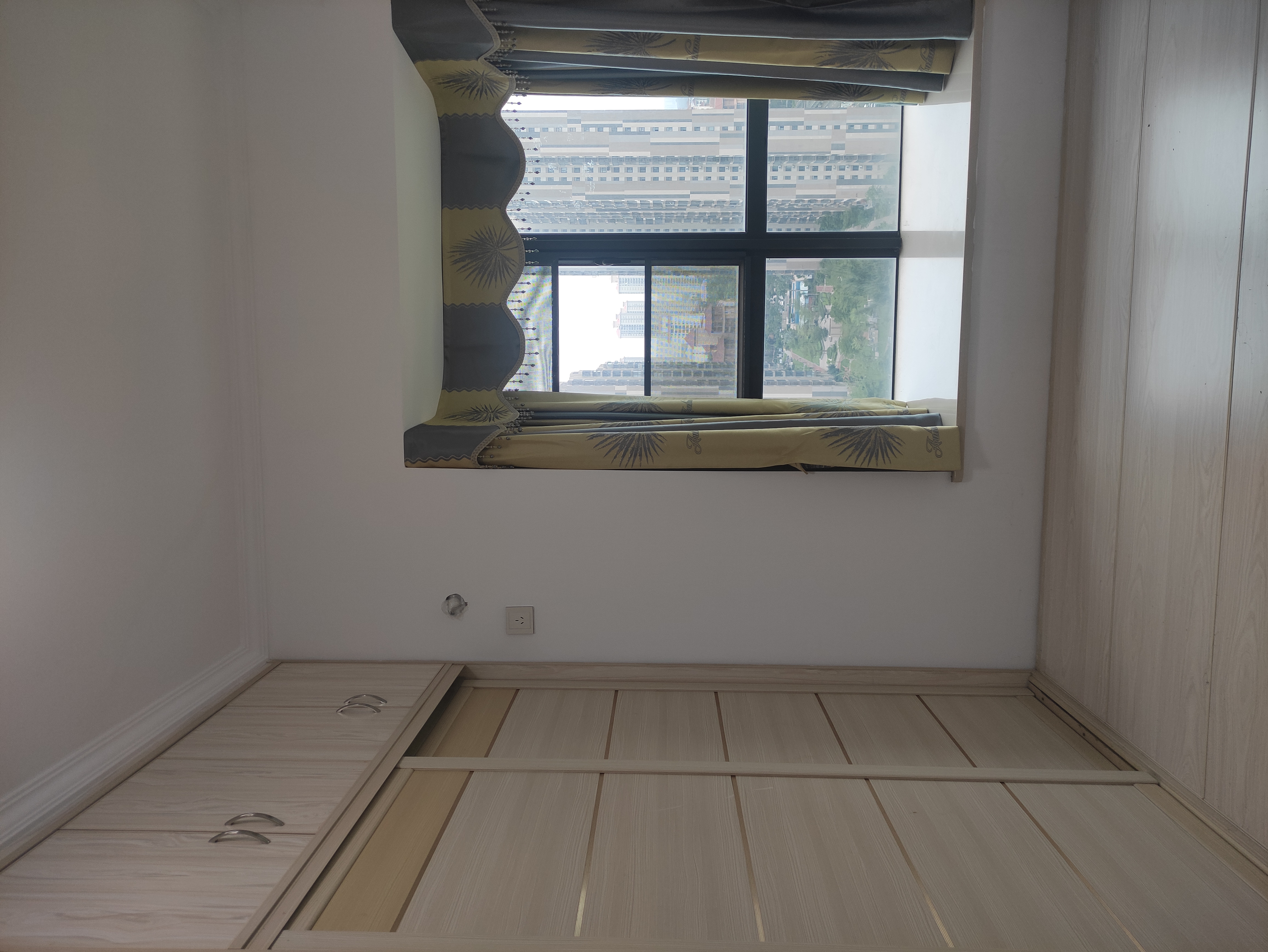 海岸豪庭 3室2厅1卫 2600.0元/月 海岸豪庭 3室2厅1卫 2600.0元/月室内图