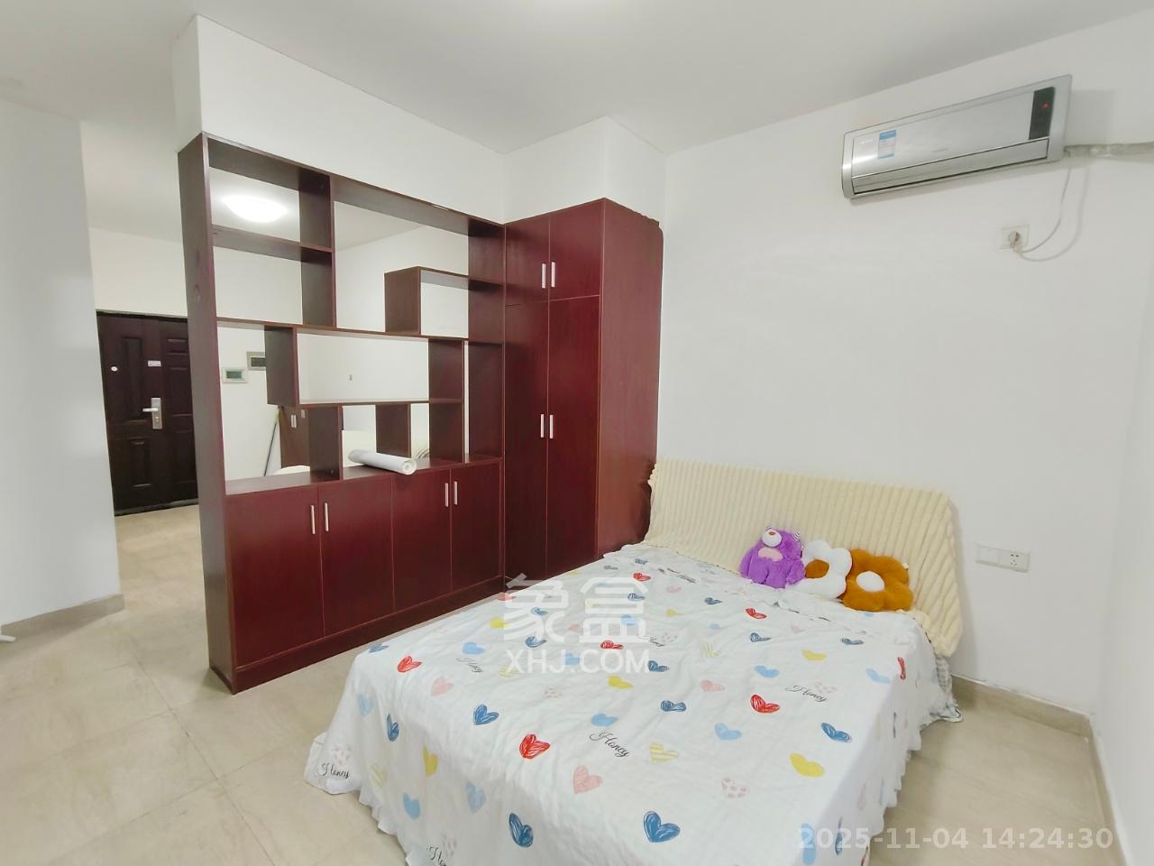 金领家族 1室1厅1卫 1450.0元/月 金领家族 1室1厅1卫 1450.0元/月室内图