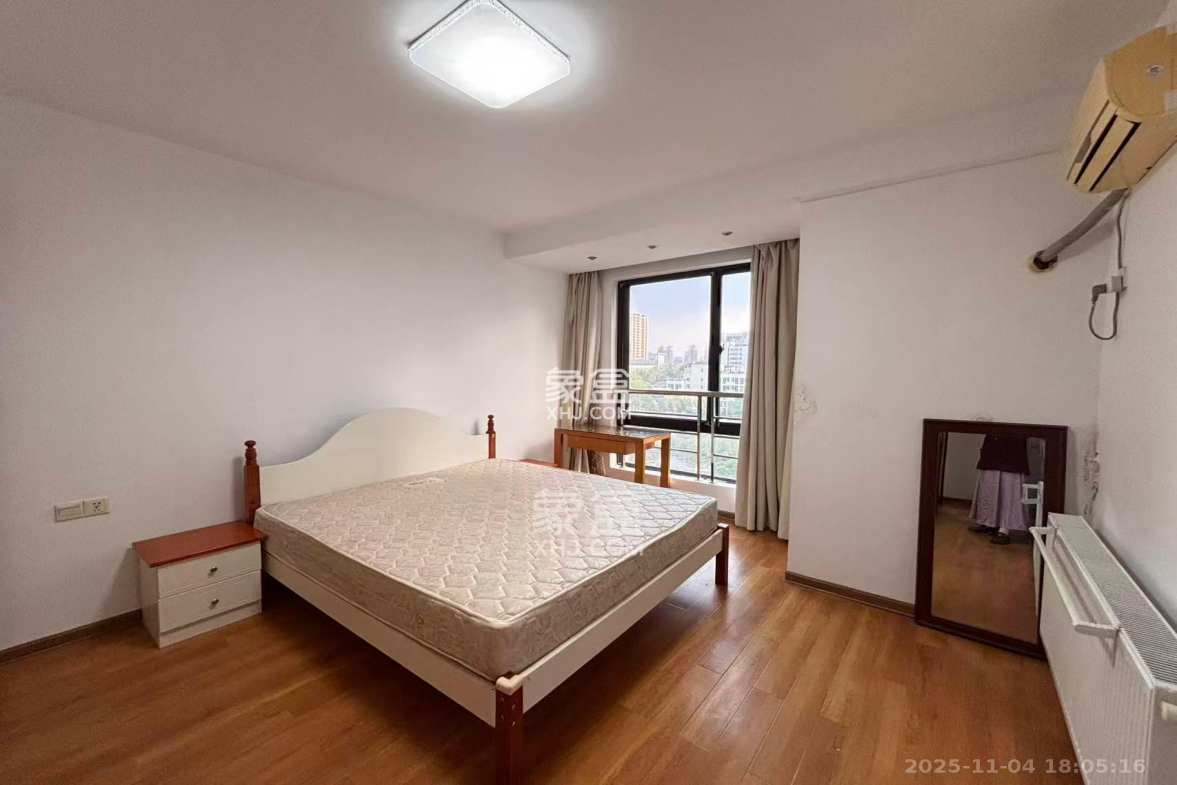 金凤滩家园 2室2厅1卫 2200.0元/月 金凤滩家园 2室2厅1卫 2200.0元/月室内图