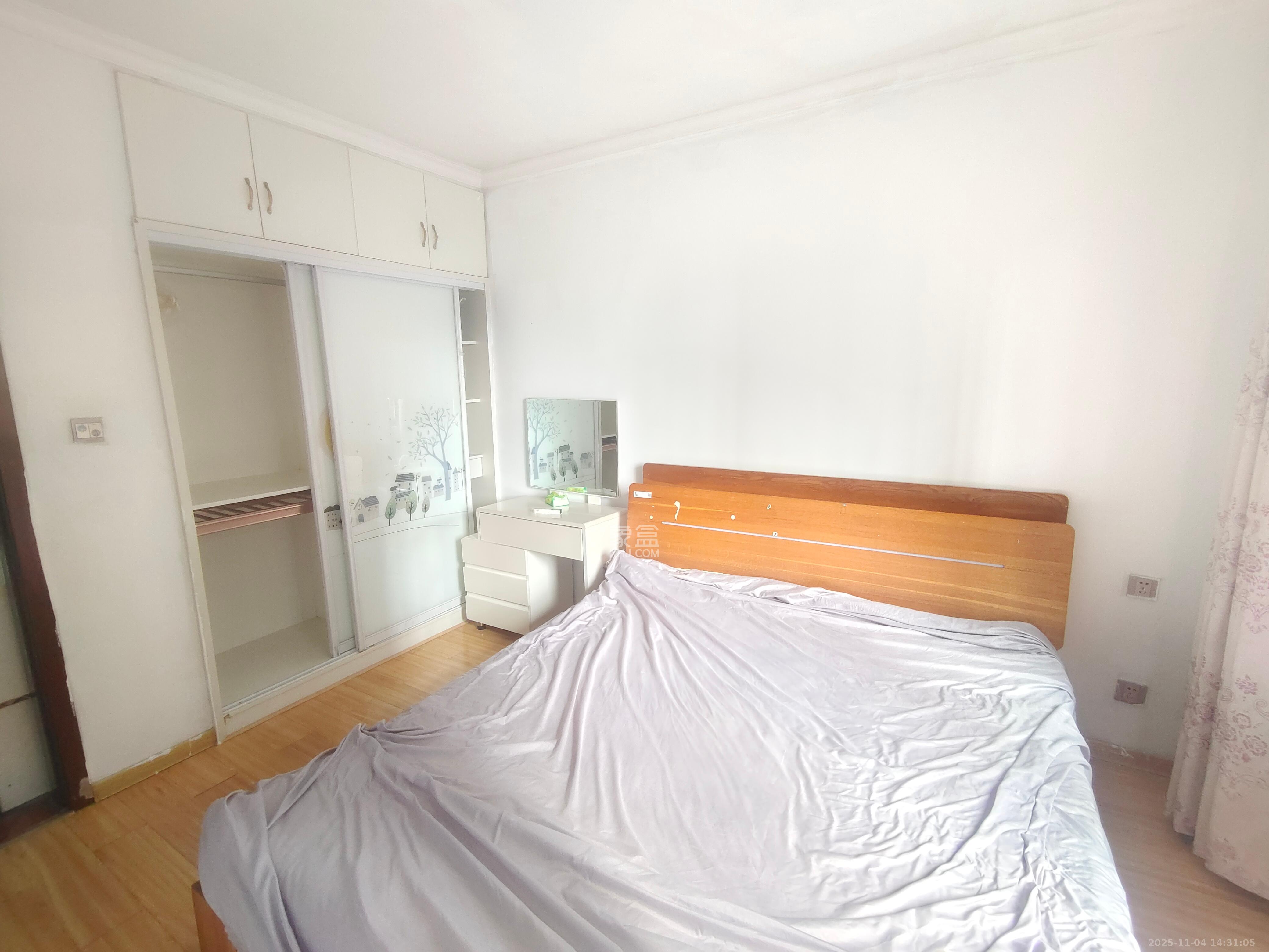 奥克斯缔壹城  3室2厅1卫    2000.0元/月室内图