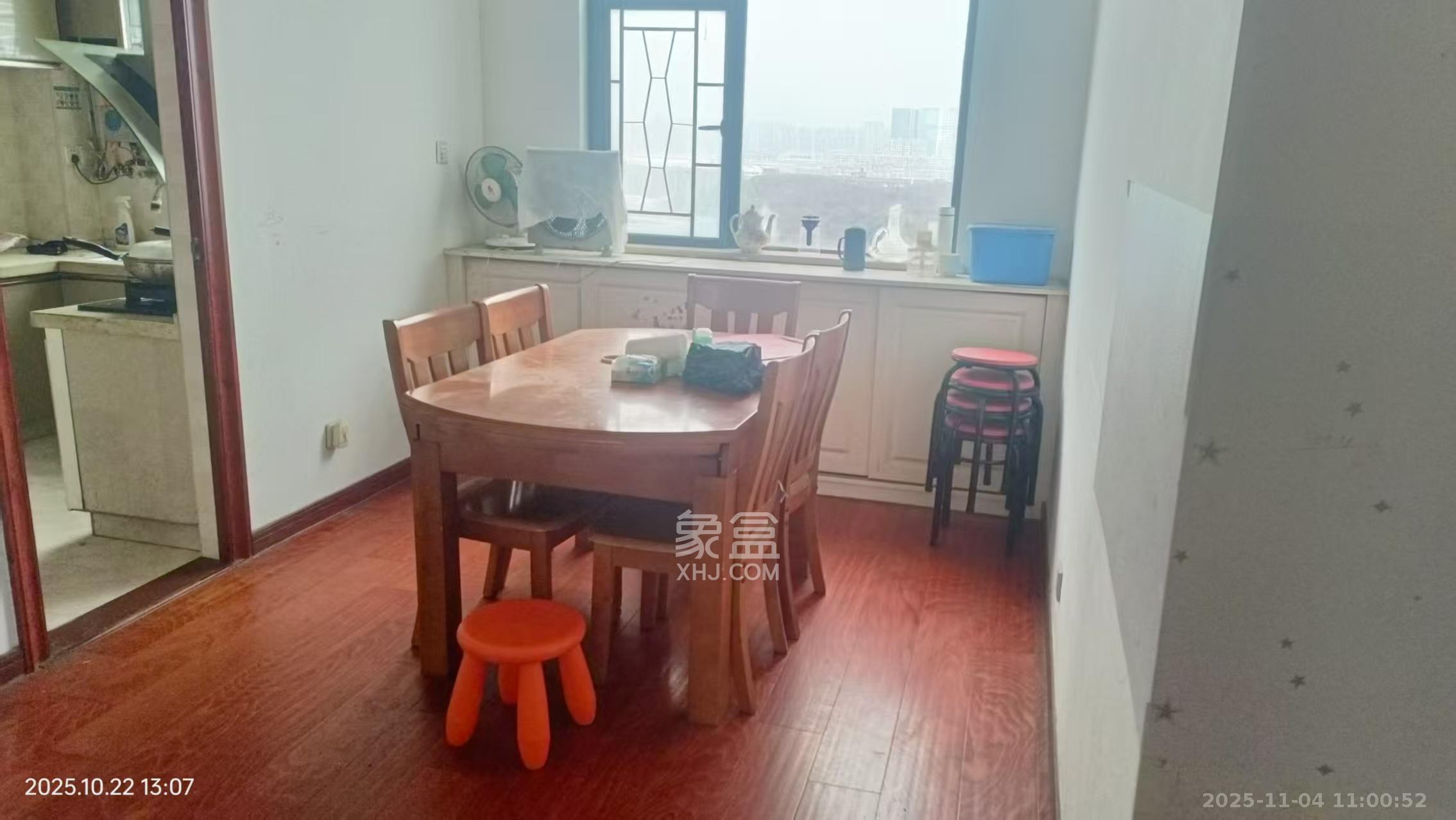 天元涉外景园C区  3室2厅2卫    2800.0元/月室内图