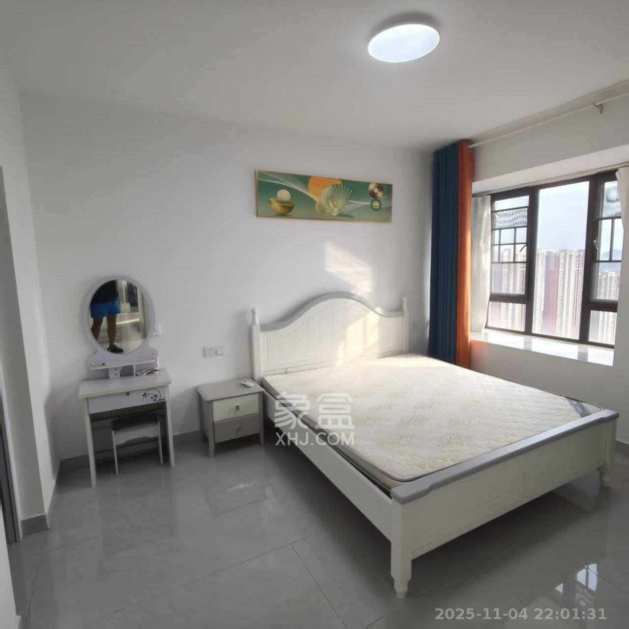 绿地海外滩二期  3室2厅2卫    2000.0元/月室内图