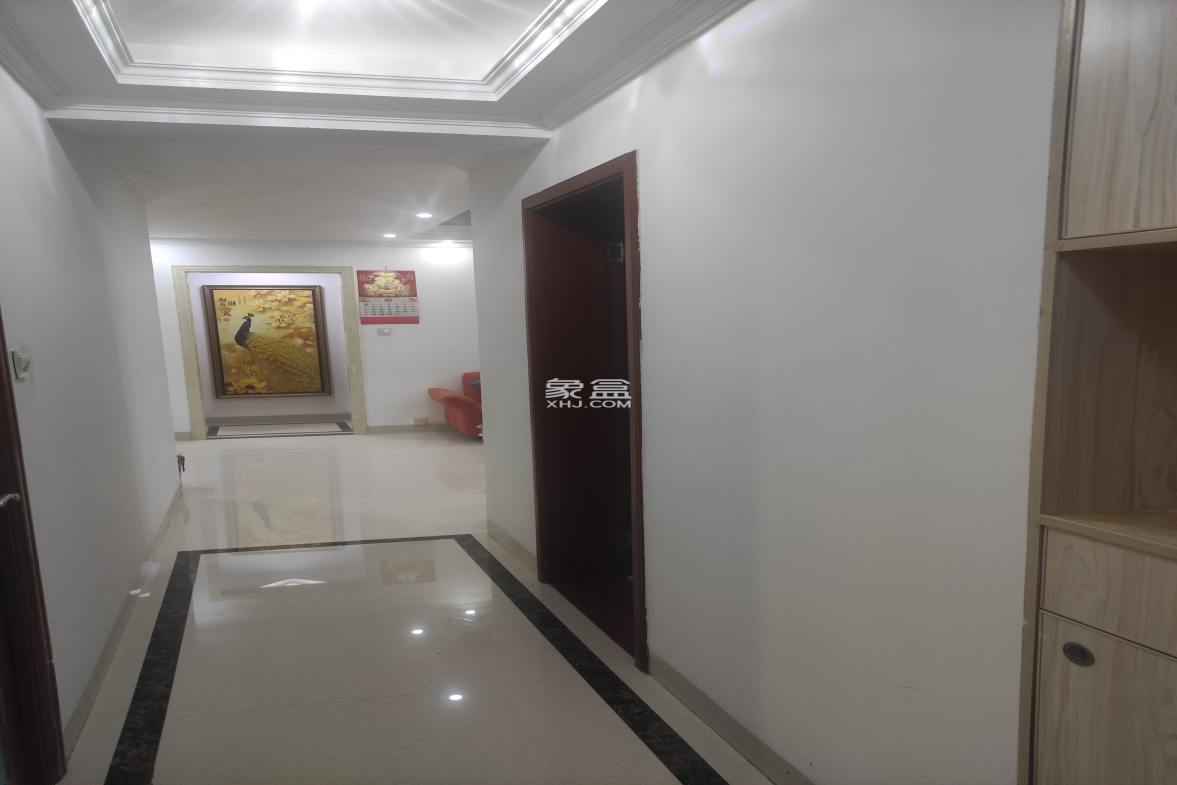 海岸豪庭 3室2厅1卫 2600.0元/月 海岸豪庭 3室2厅1卫 2600.0元/月室内图