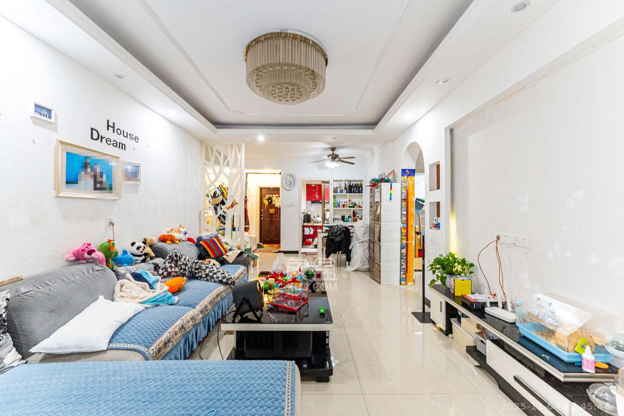 华润凤凰城三期  2室2厅1卫    63.8万客厅