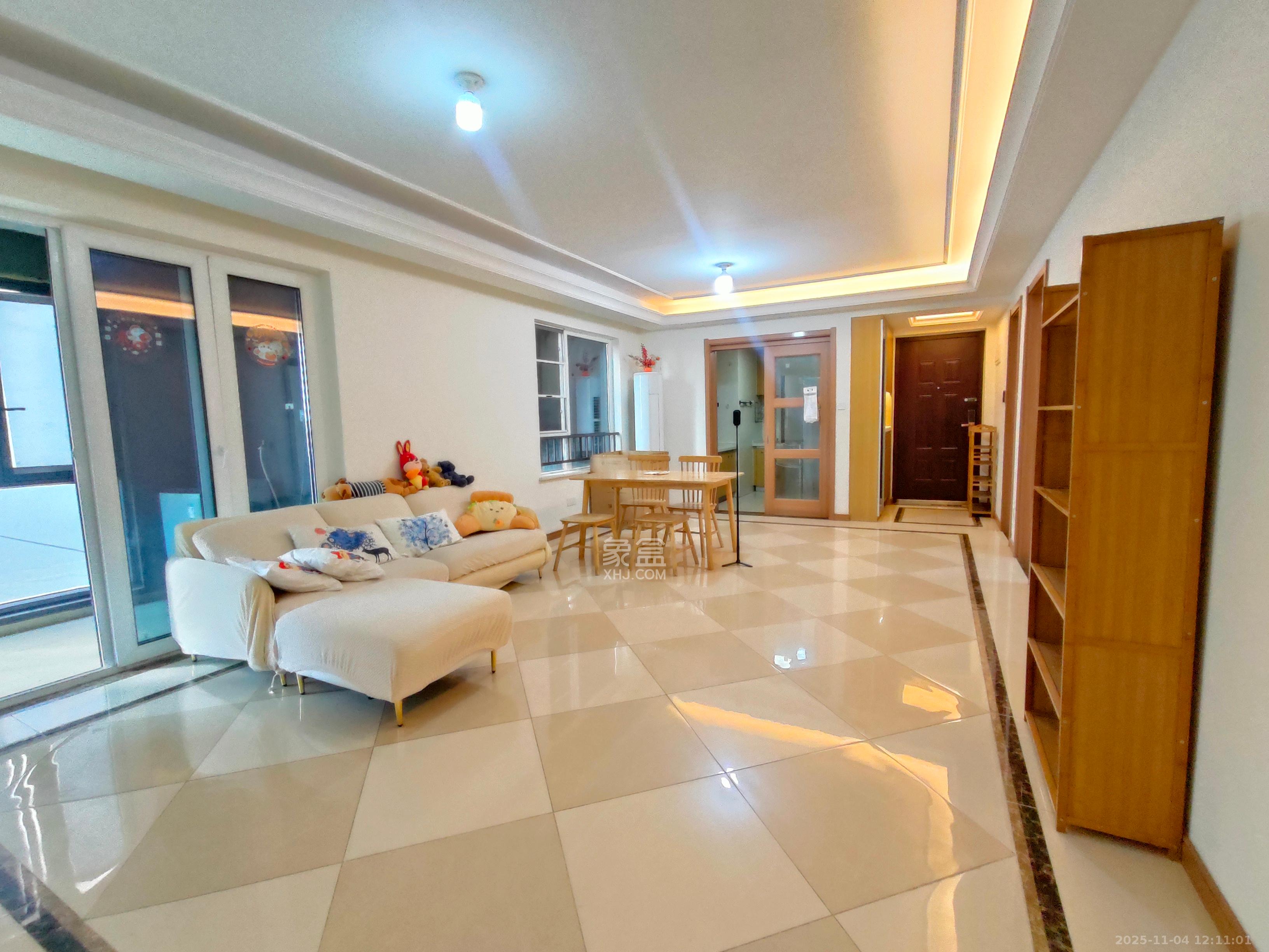 金科集美天辰  3室2厅2卫    2400.0元/月