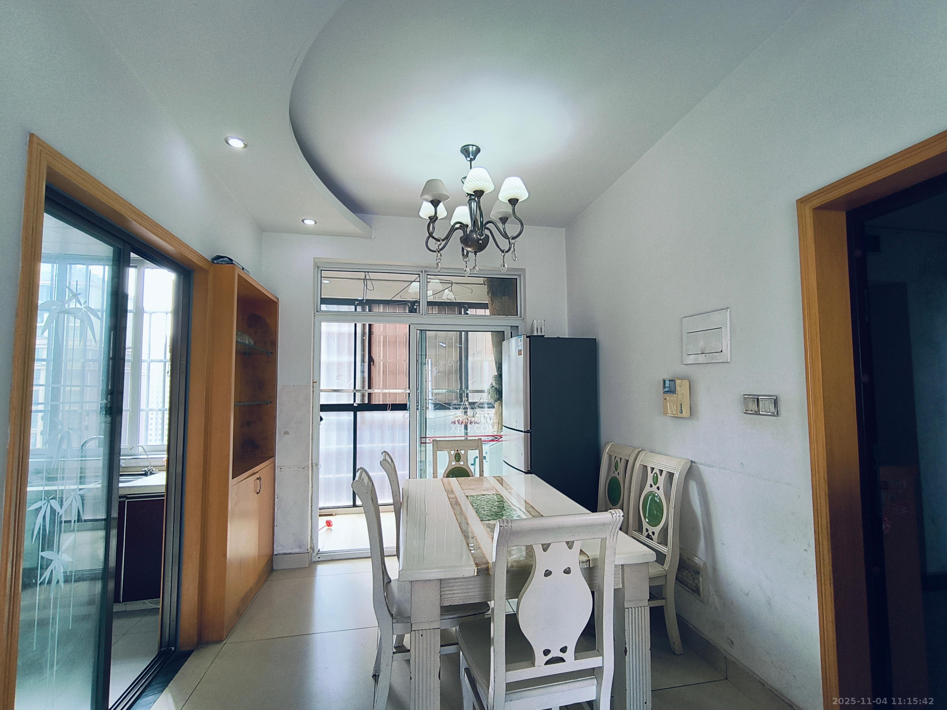 三景国际 4室2厅2卫 1800.0元/月 三景国际 4室2厅2卫 1800.0元/月室内图