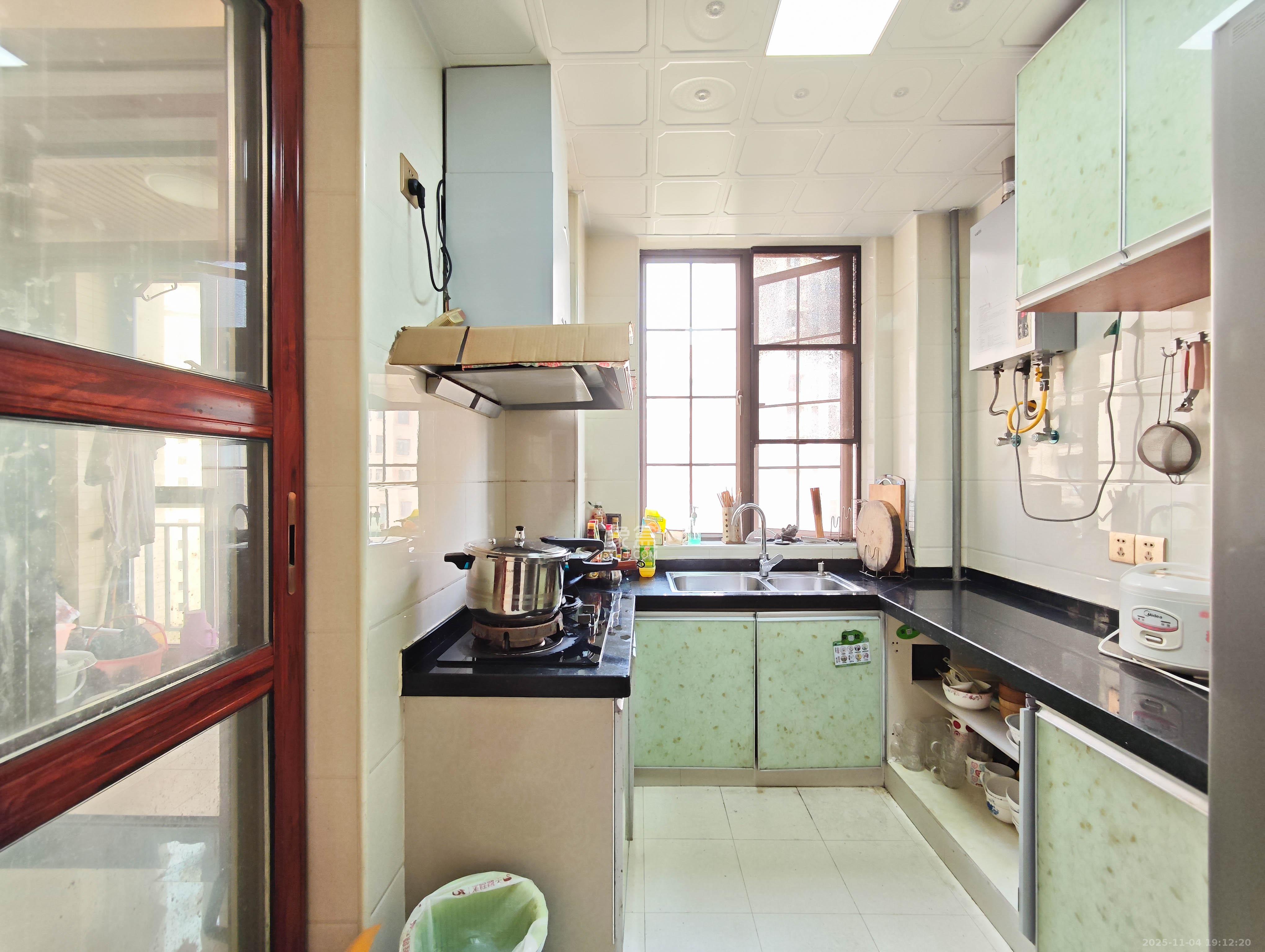 宏聚地中海  4室2厅2卫    158.0万其他