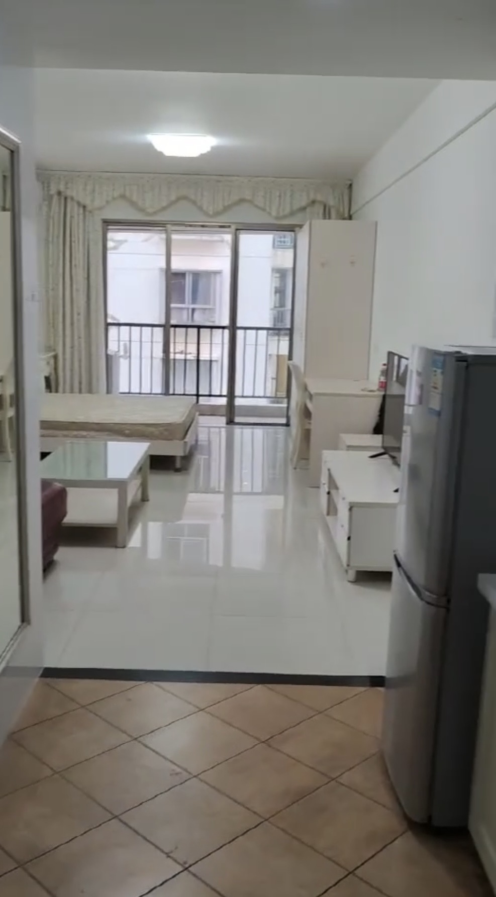 金山广场  1室0厅1卫    1700.0元/月室内图1