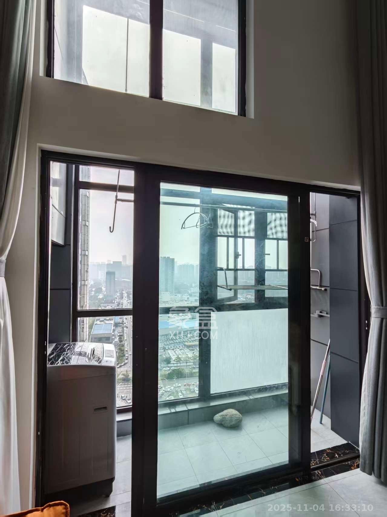 万科金色梦想B区 2室2厅2卫 2400.0元/月 万科金色梦想B区 2室2厅2卫 2400.0元/月室内图