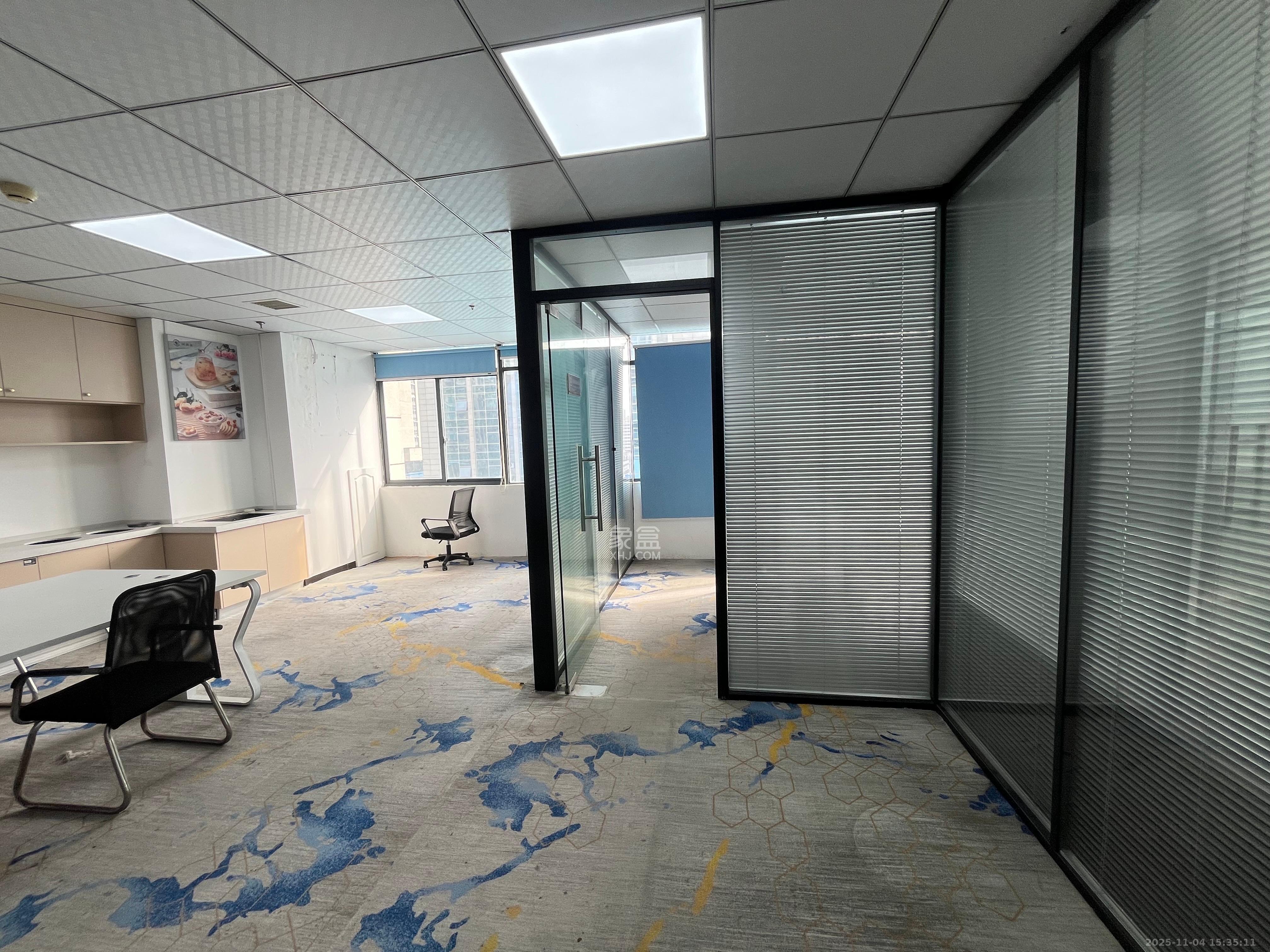 奥克斯广场   114.46㎡      6000.0元/月室内图