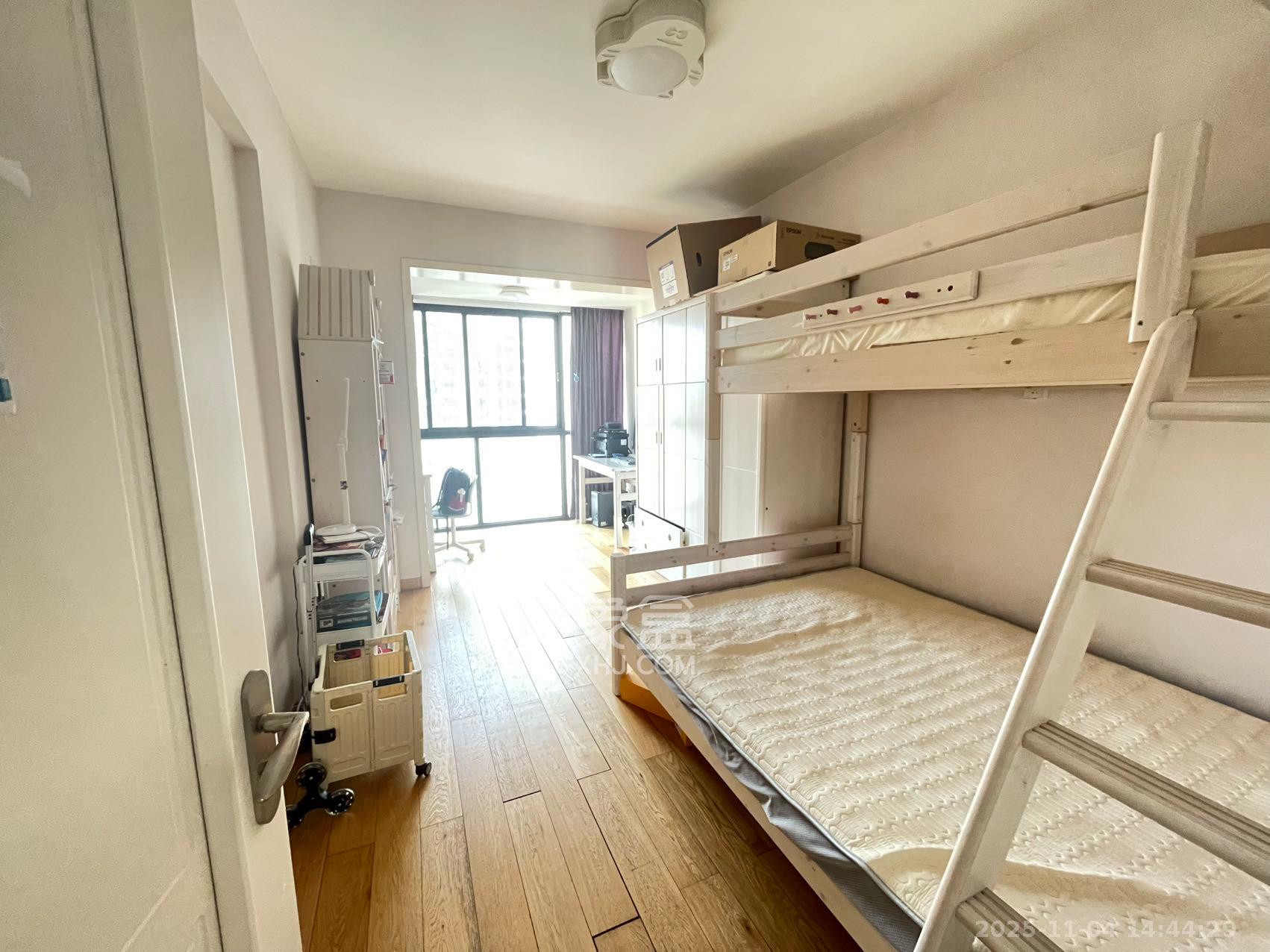 融科东南海  4室2厅2卫    4000.0元/月室内图