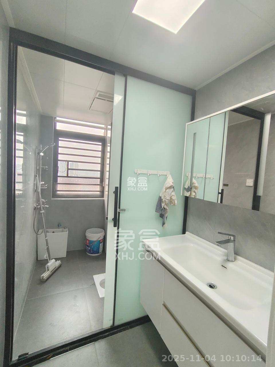 福天星中心(福天星雅苑) 4室2厅2卫 3200.0元/月 福天星中心(福天星雅苑) 4室2厅2卫 3200.0元/月室内图