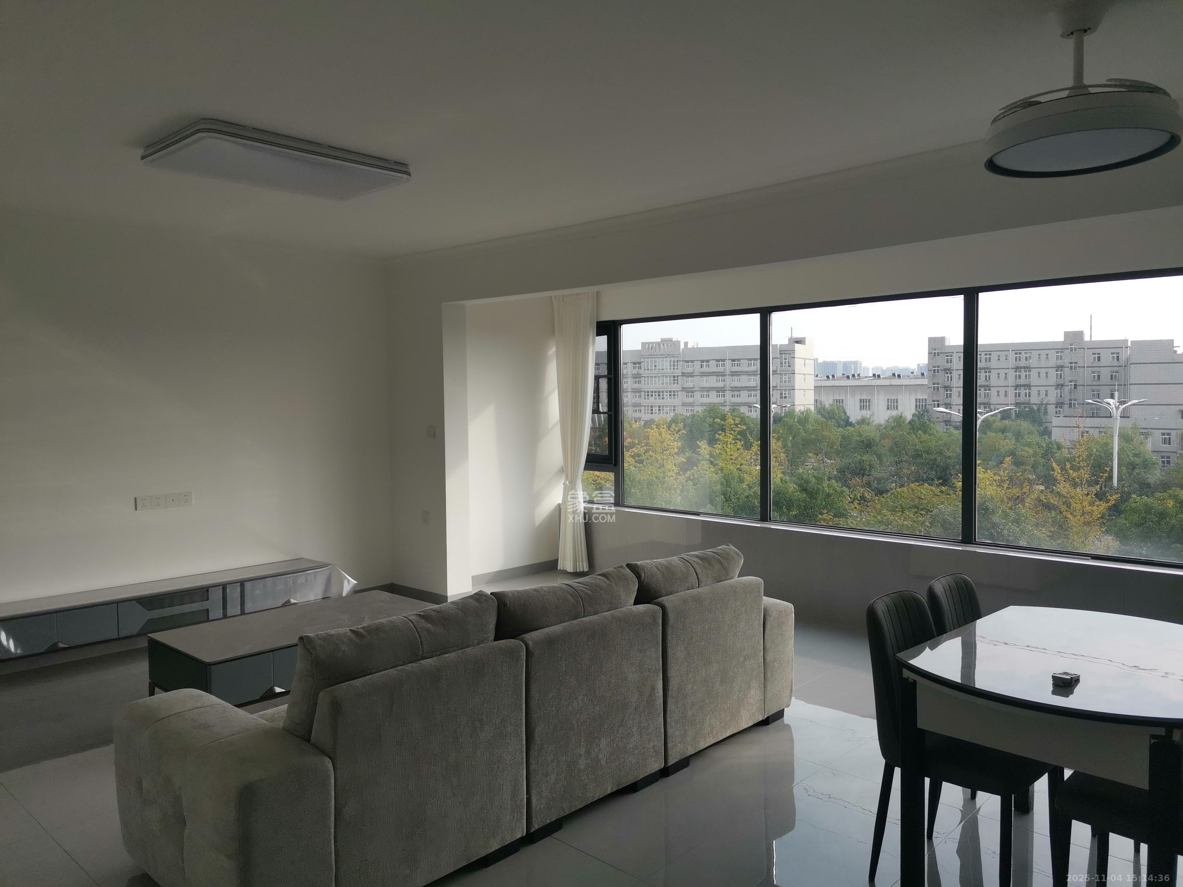 保利恒伟时光印象 3室2厅2卫 2600.0元/月 保利恒伟时光印象 3室2厅2卫 2600.0元/月室内图