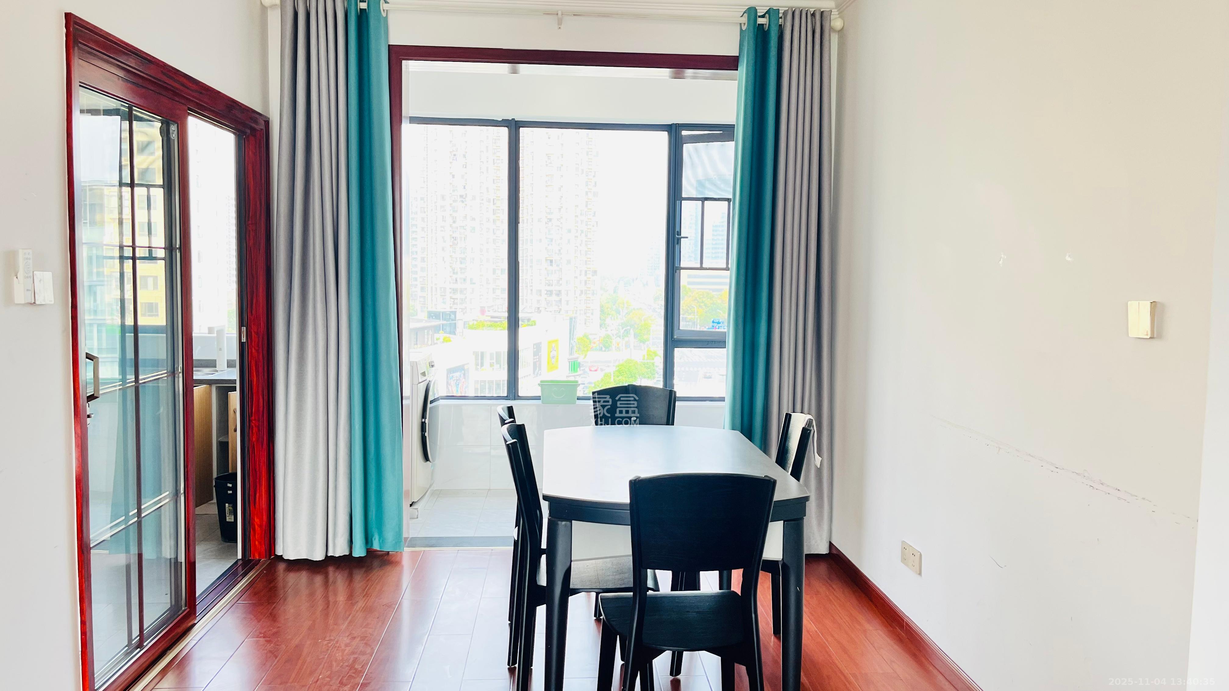 清江雅苑（江雅园）  4室2厅2卫    3800.0元/月室内图