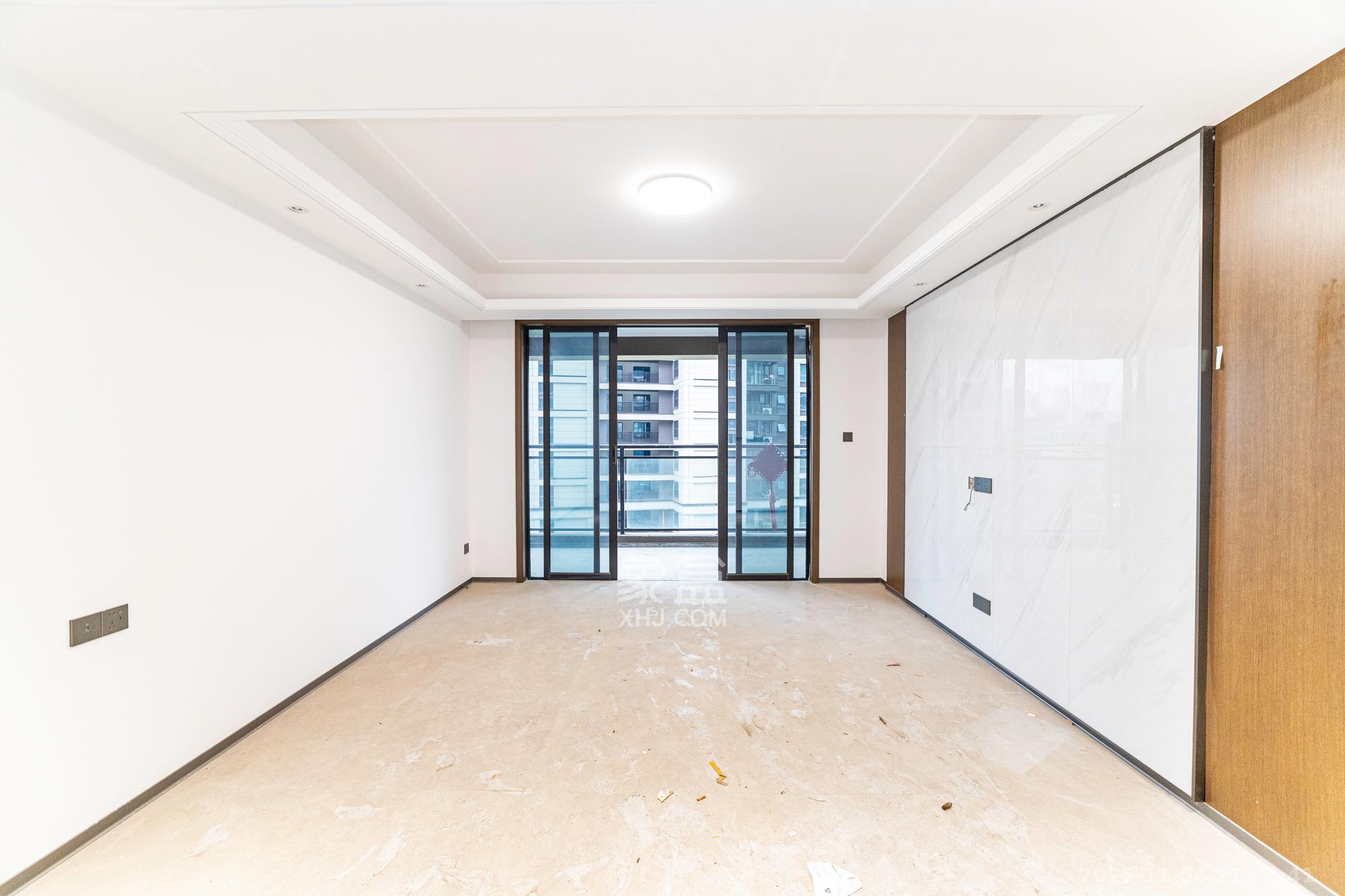 荣盛锦绣学府 3室2厅2卫 110.0万 荣盛锦绣学府 3室2厅2卫 110.0万客厅