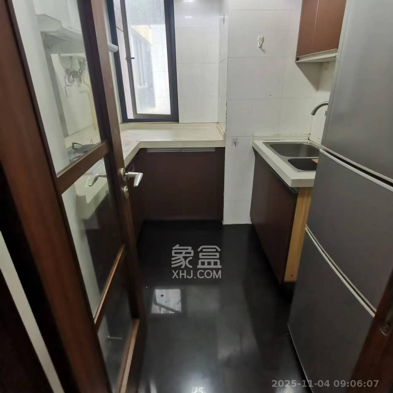 万科金域蓝湾  1室2厅1卫    2300.0元/月室内图