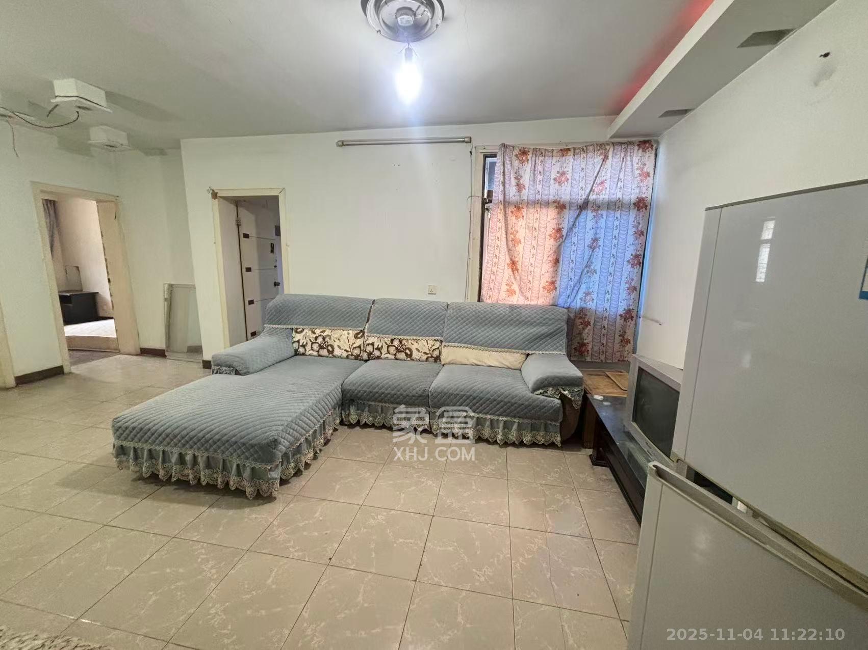 华银小区  3室1厅1卫    1500.0元/月