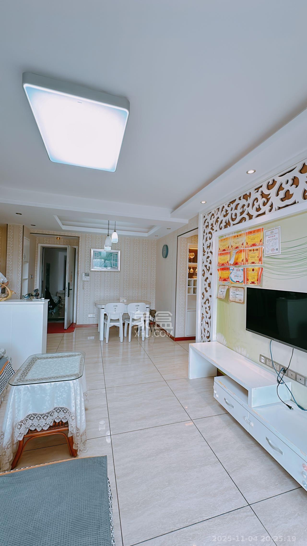 怡海星城 3室2厅2卫 2200.0元/月 怡海星城 3室2厅2卫 2200.0元/月室内图