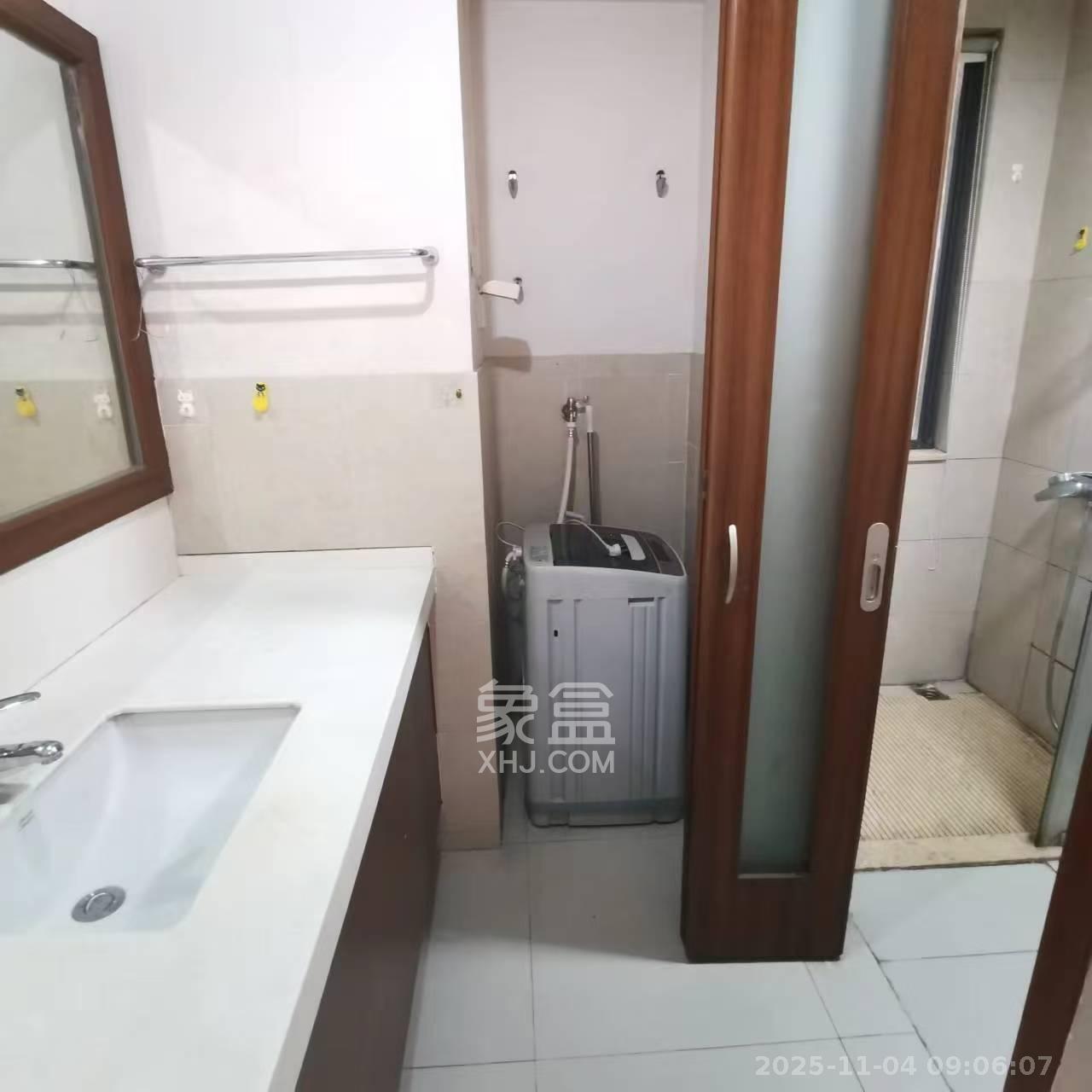 万科金域蓝湾  1室2厅1卫    2300.0元/月室内图