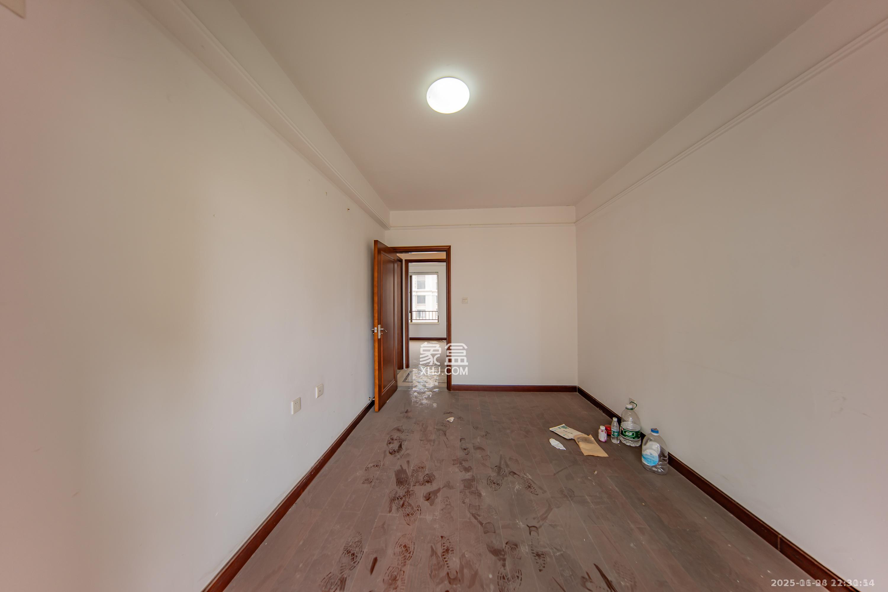 中海国际三期  4室2厅2卫    2200.0元/月室内图