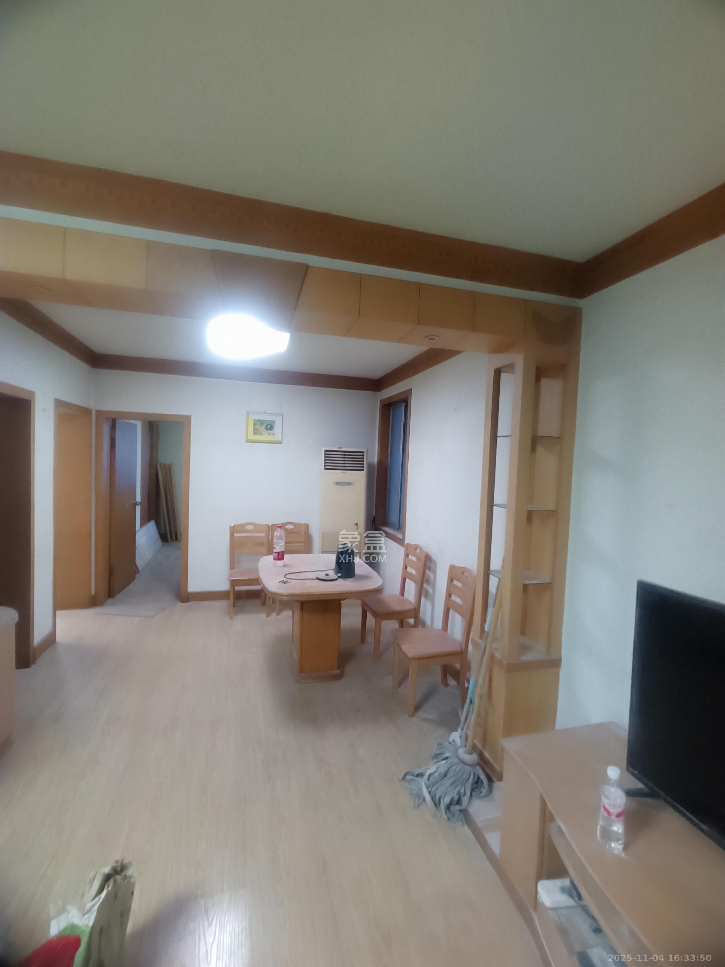 省政府机关二院  2室1厅1卫    2800.0元/月室内图