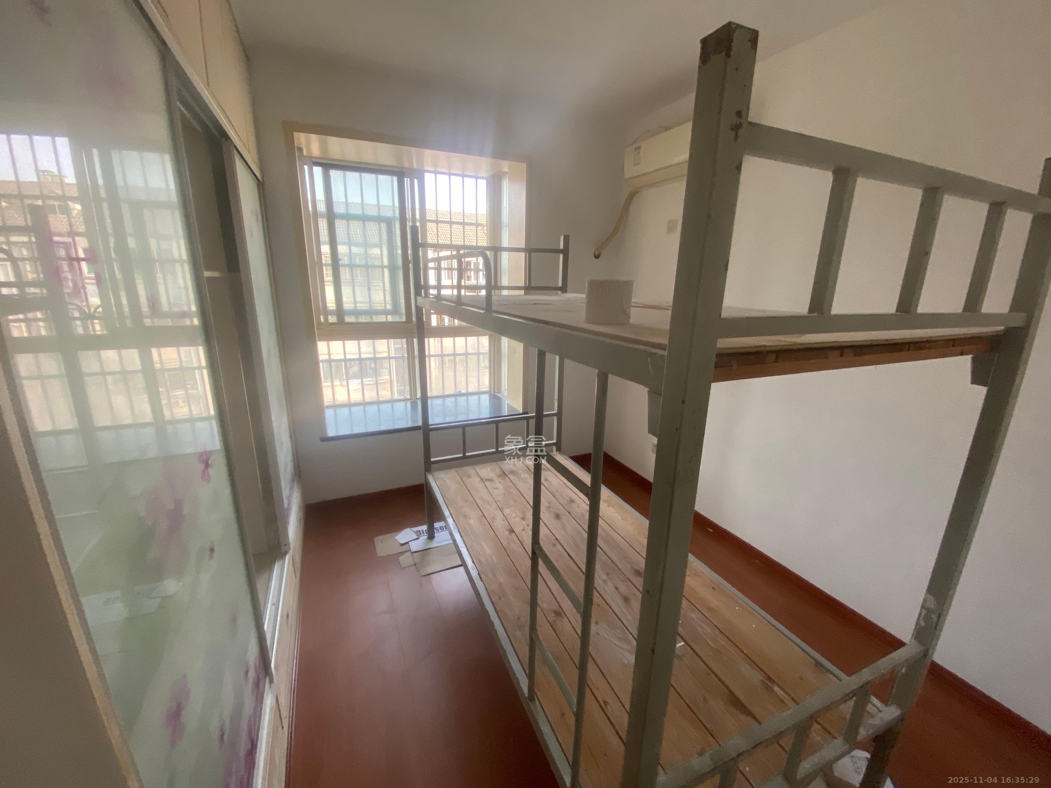 德润园  3室2厅2卫    2200.0元/月室内图