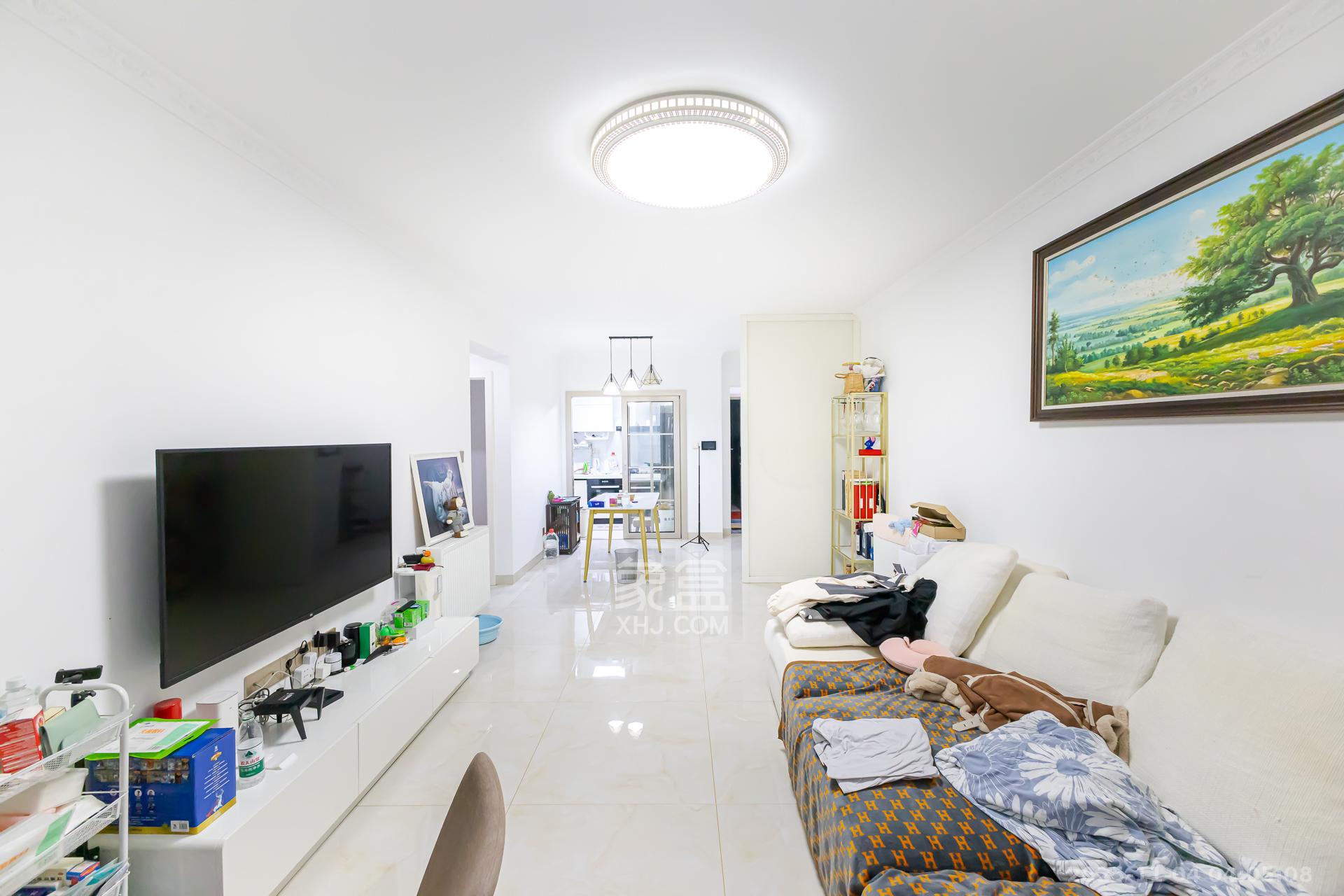 时代倾城三期  2室2厅1卫    65.0万 时代倾城三期  2室2厅1卫    65.0万客厅