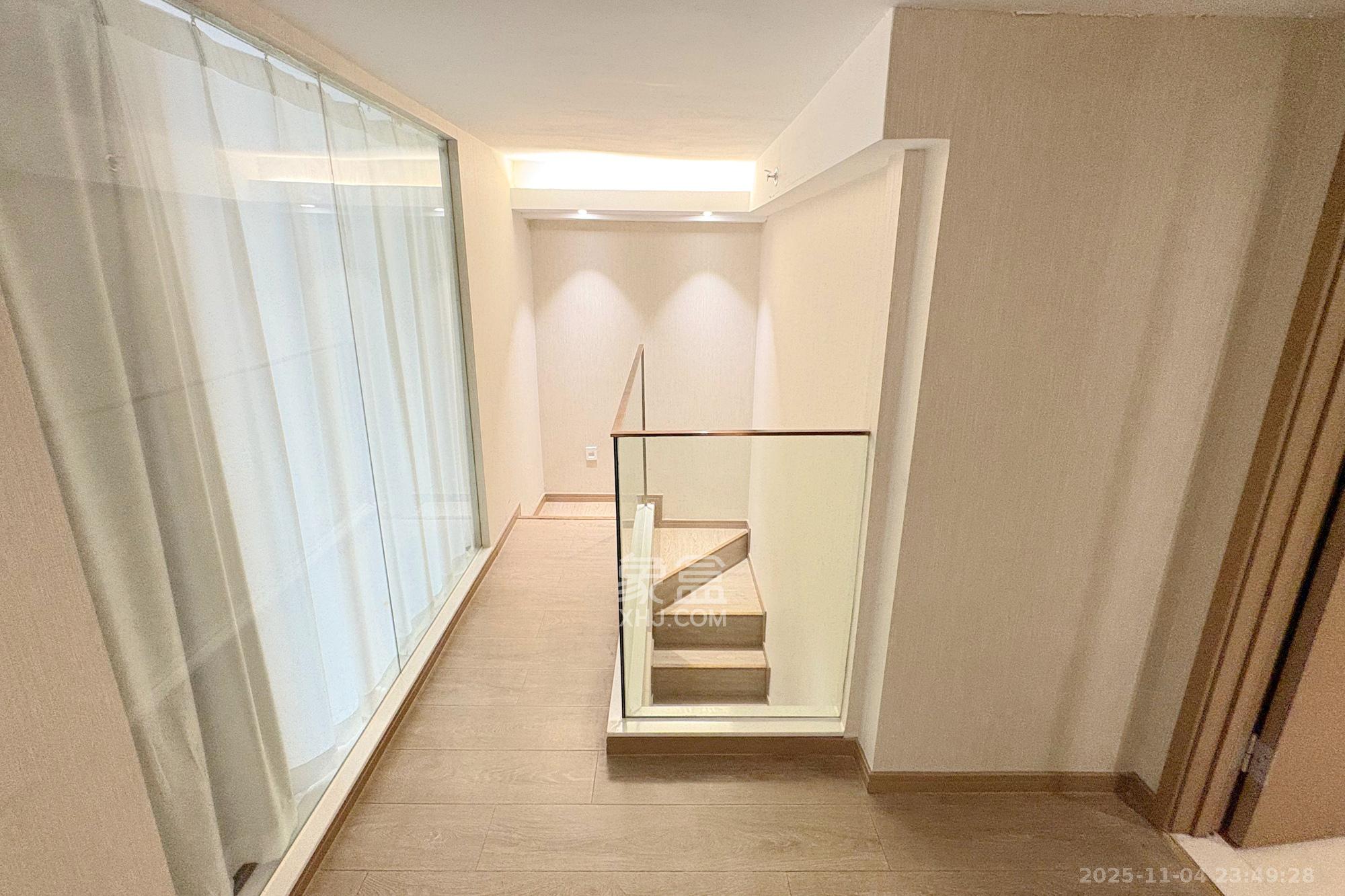 华远云玺公寓  4室2厅2卫    200.0万其他