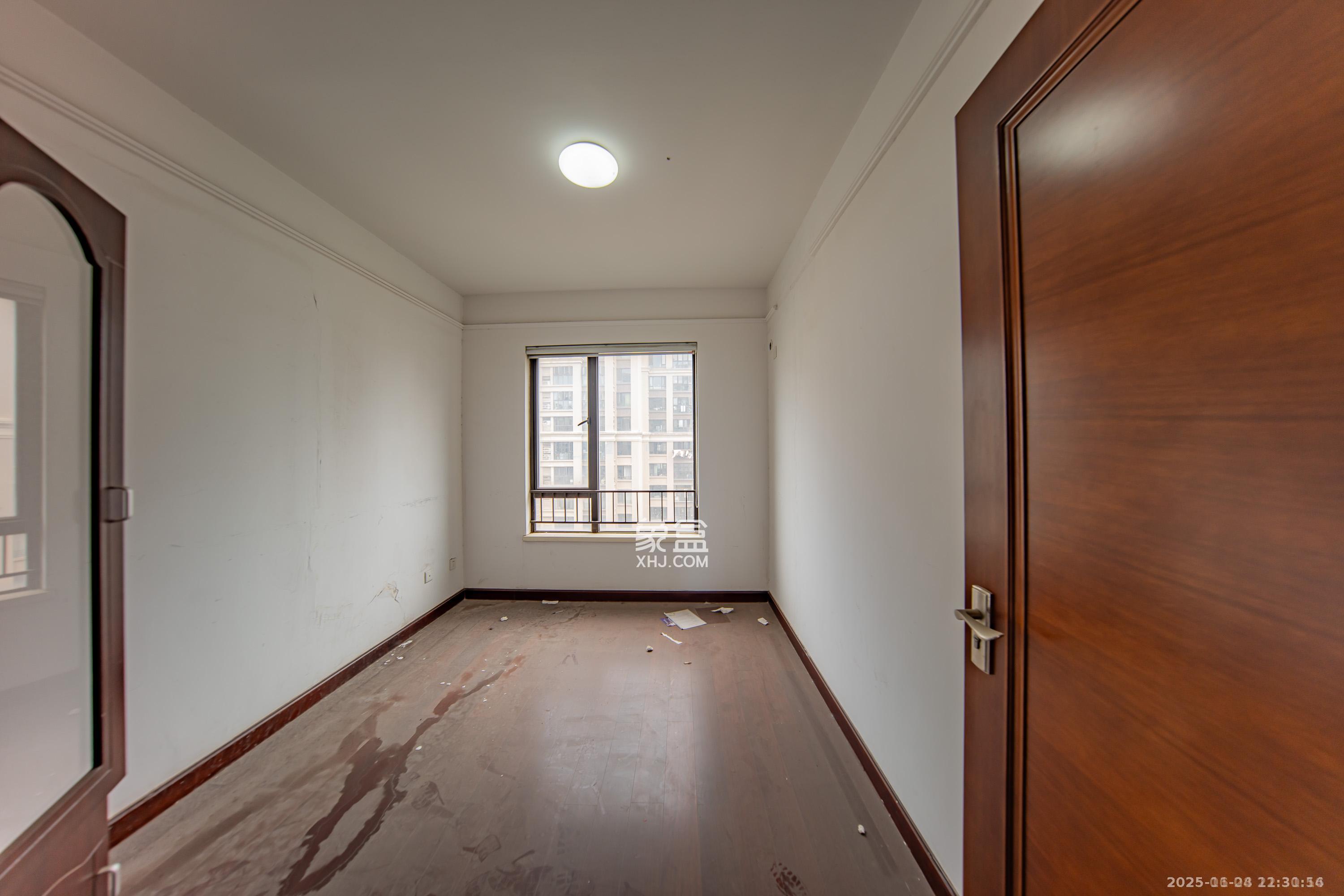 中海国际三期 4室2厅2卫 2200.0元/月 中海国际三期 4室2厅2卫 2200.0元/月室内图