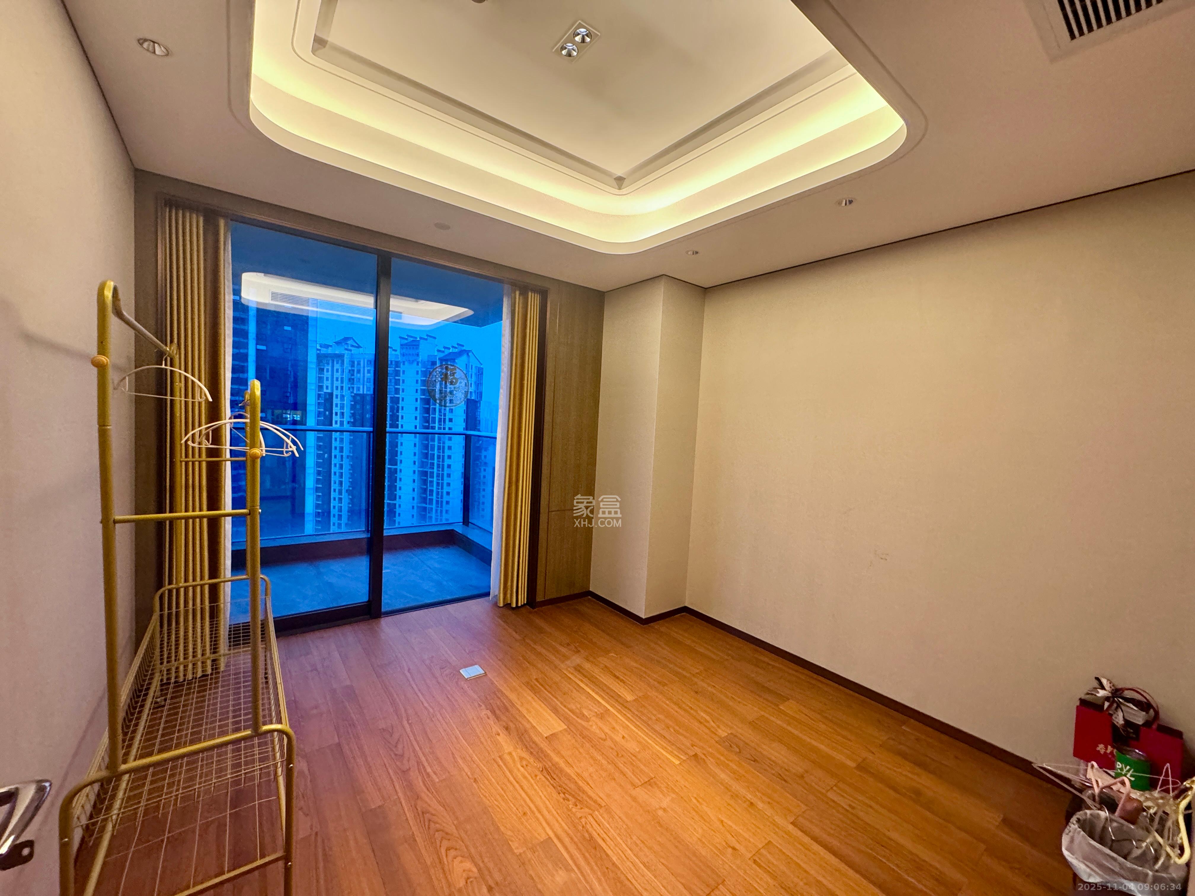 运达中央广场三期  4室2厅3卫    20000.0元/月室内图