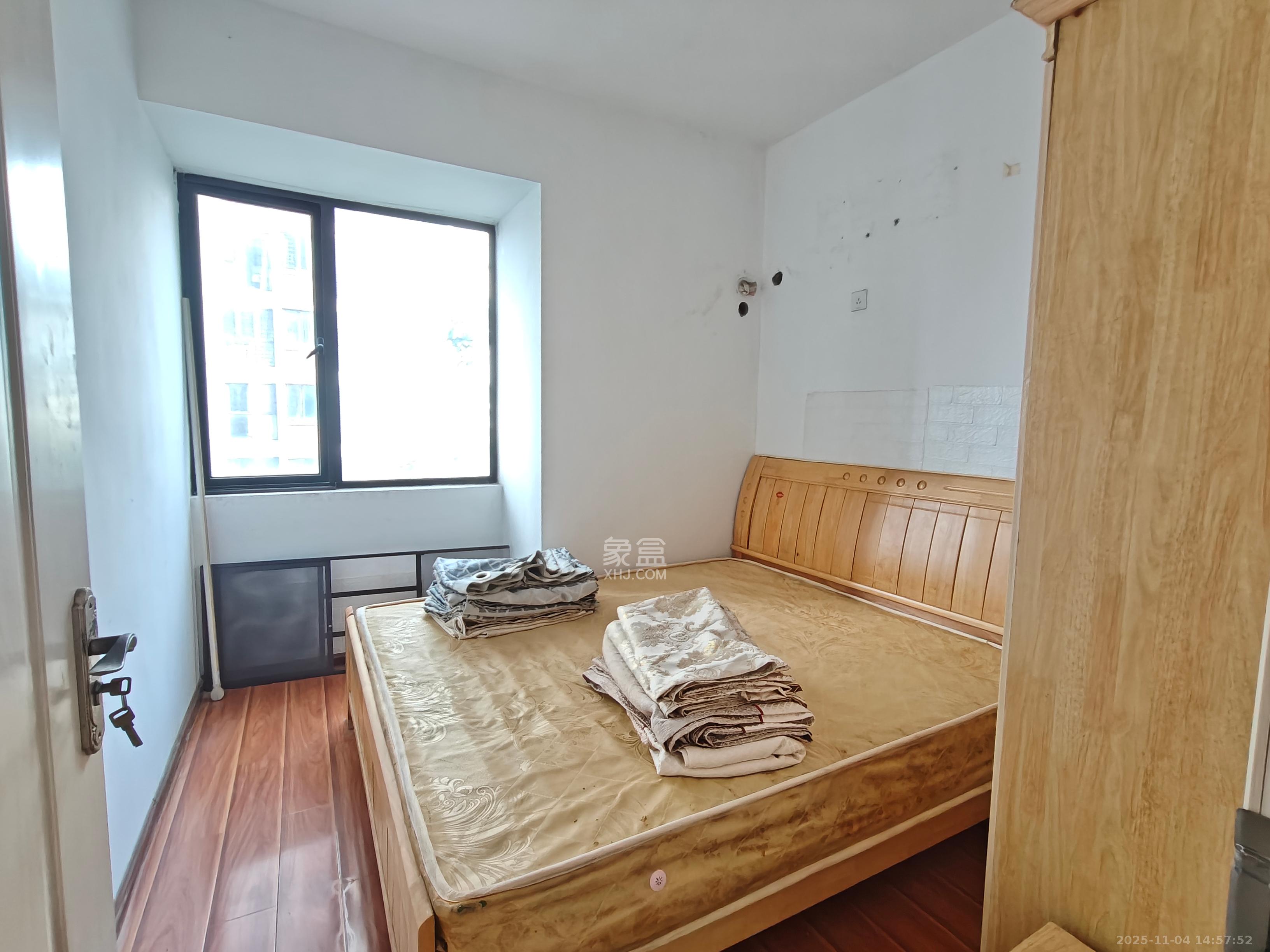 今时艺苑 4室2厅1卫 2000.0元/月 今时艺苑 4室2厅1卫 2000.0元/月室内图