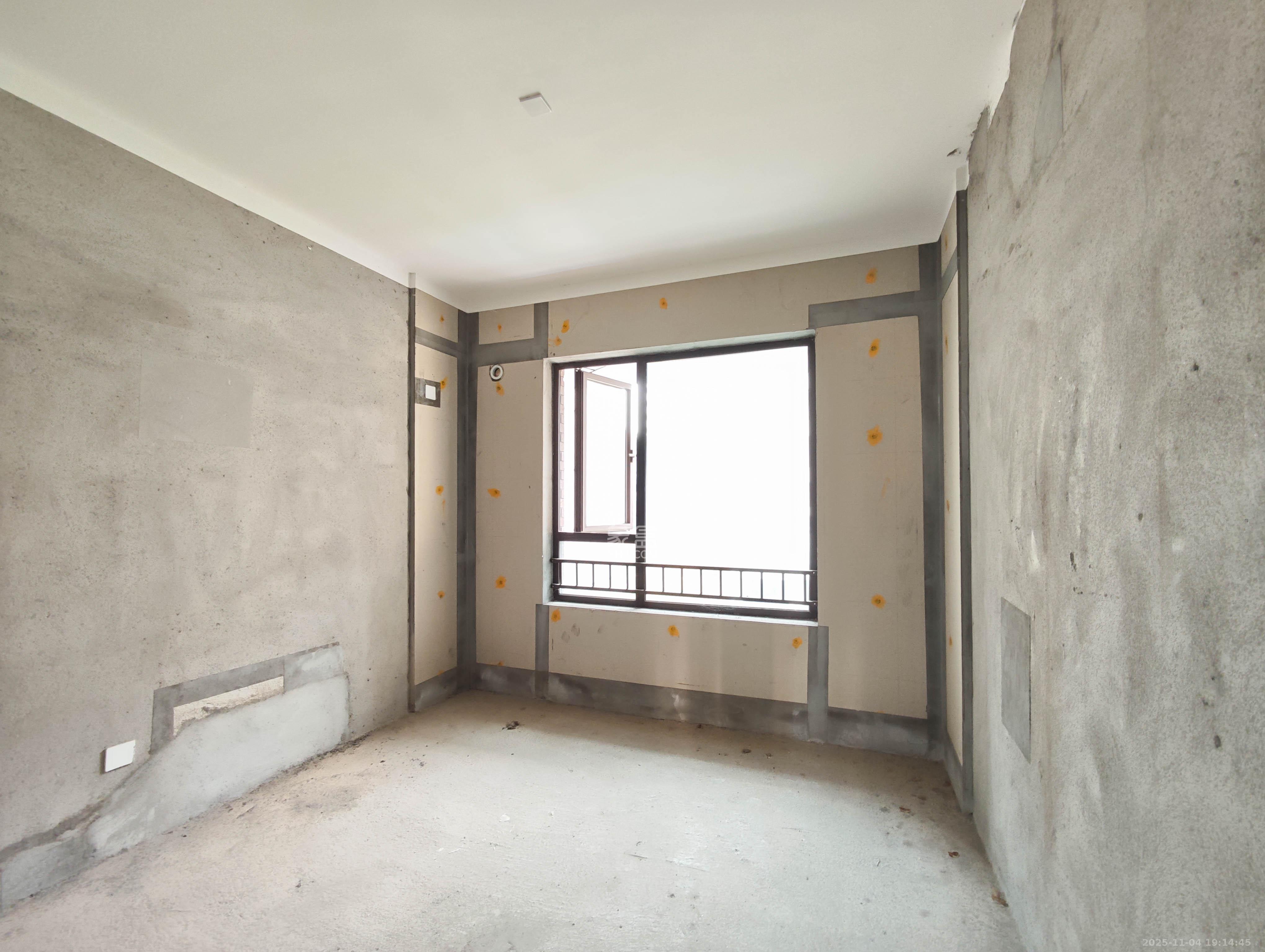 保利城（中航城国际社区、郡原美村）  4室2厅2卫    148.0万卧室