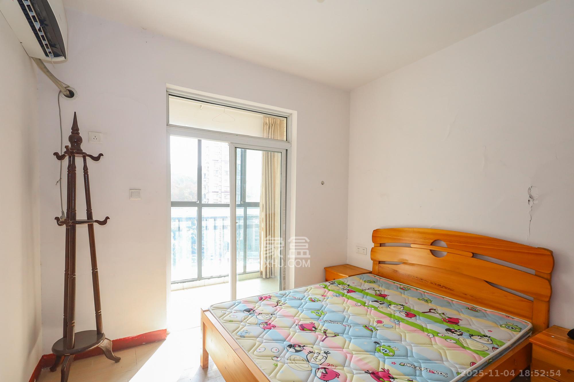 谷山庭院一期 3室2厅1卫 49.8万 谷山庭院一期 3室2厅1卫 49.8万卧室