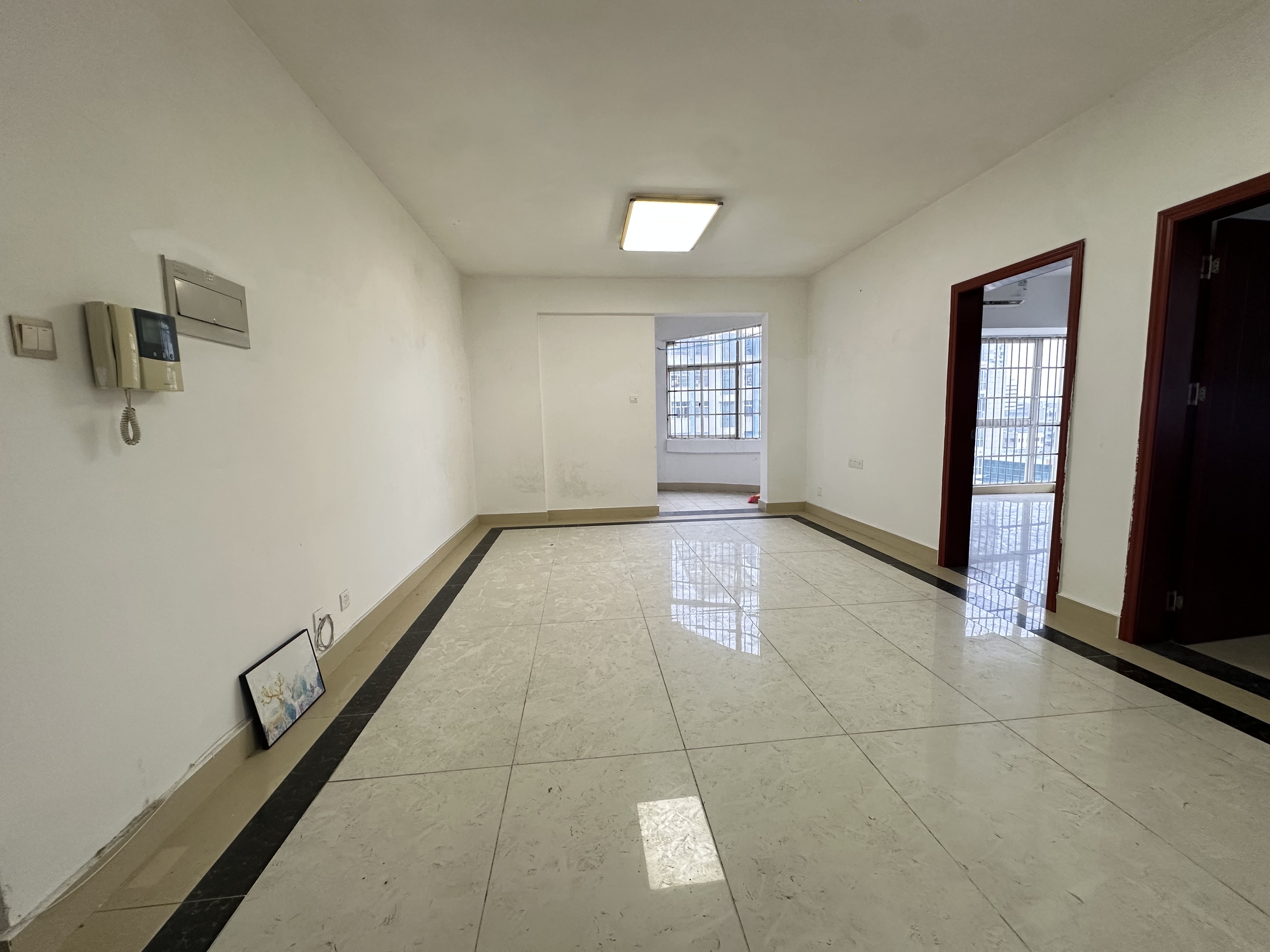 昌茂清华园 2室2厅1卫 99.0万 昌茂清华园 2室2厅1卫 99.0万客厅