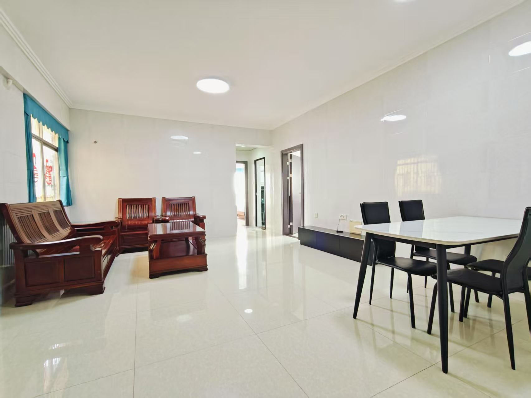 良种场宿舍  3室2厅1卫    2200.0元/月