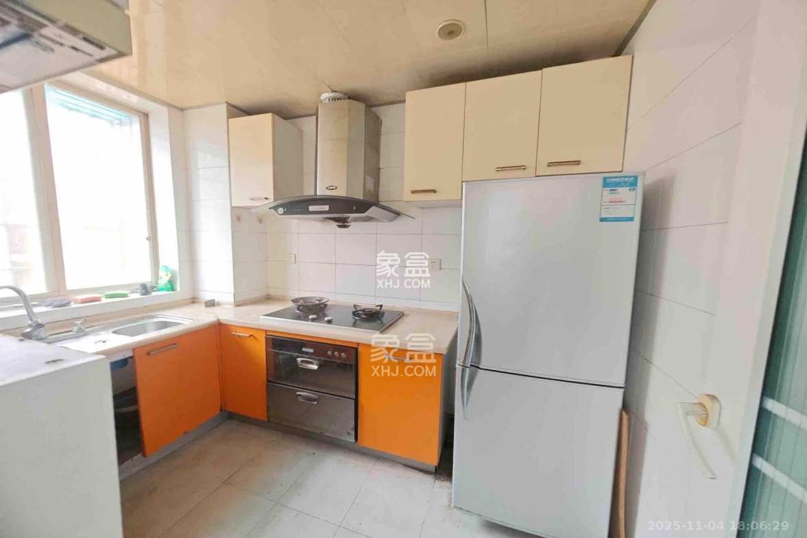 福乐康城 3室2厅2卫 2300.0元/月 福乐康城 3室2厅2卫 2300.0元/月室内图