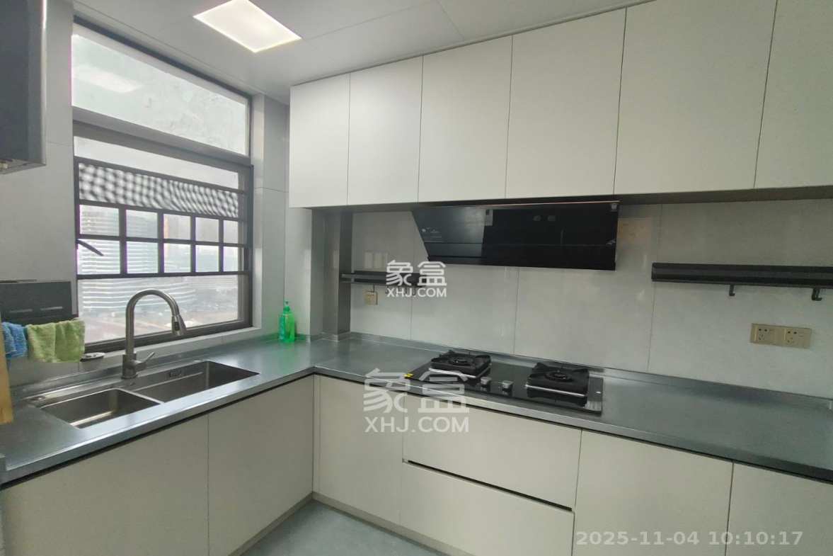 福天星中心(福天星雅苑) 4室2厅2卫 3200.0元/月 福天星中心(福天星雅苑) 4室2厅2卫 3200.0元/月室内图