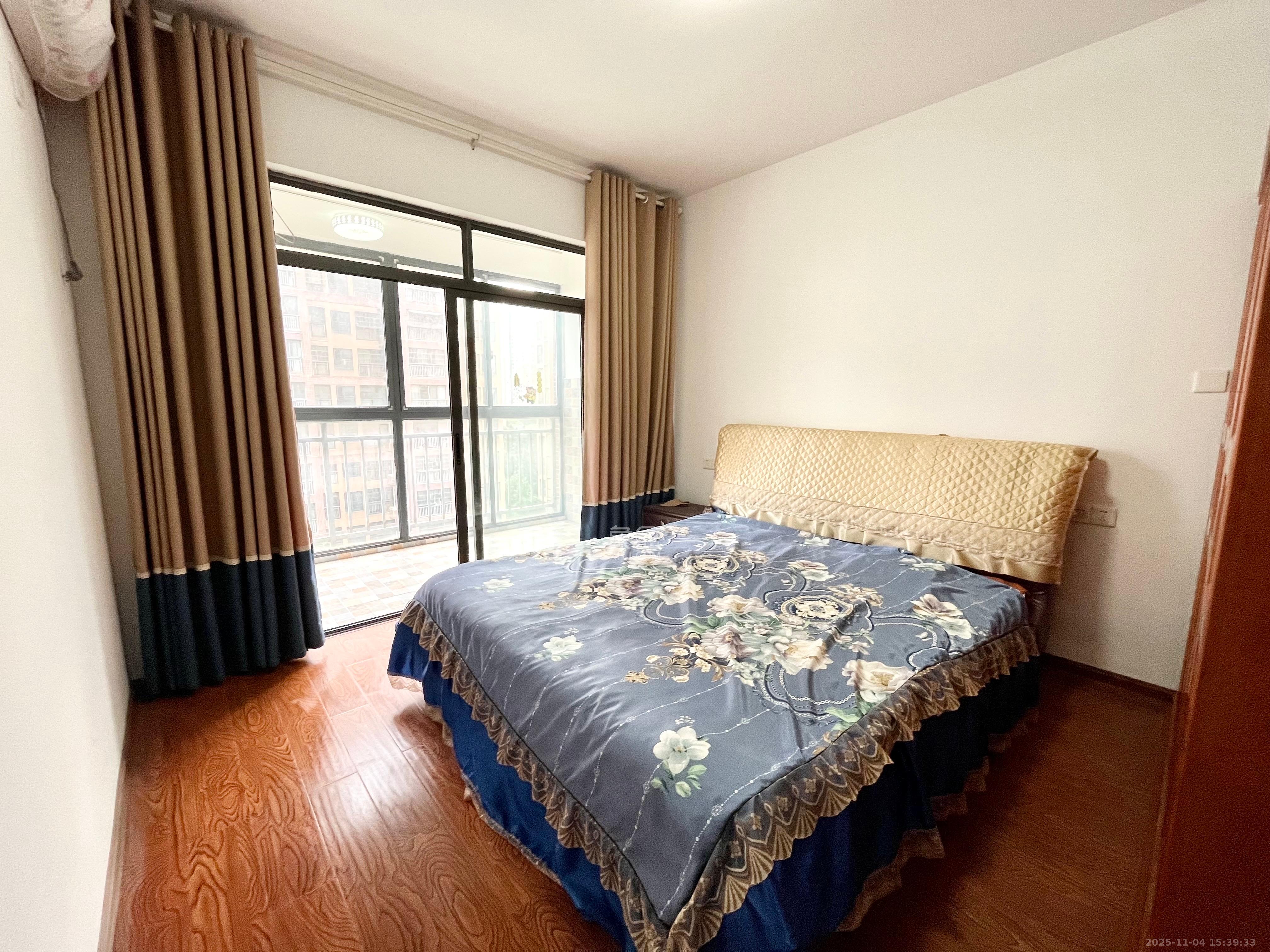 英祥春天  3室2厅1卫    2800.0元/月室内图