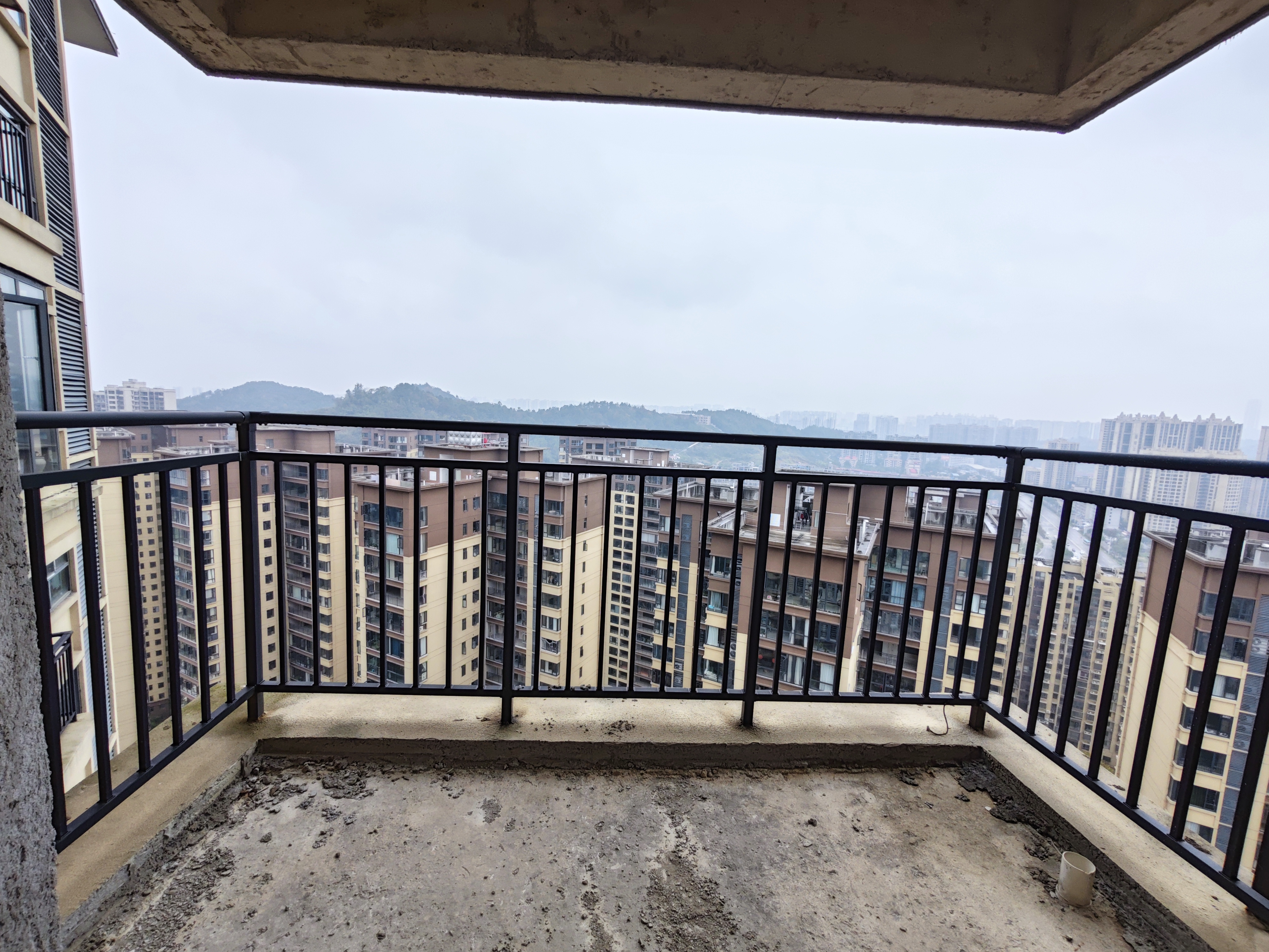 德桂园书香苑  4室2厅2卫    58.8万客厅