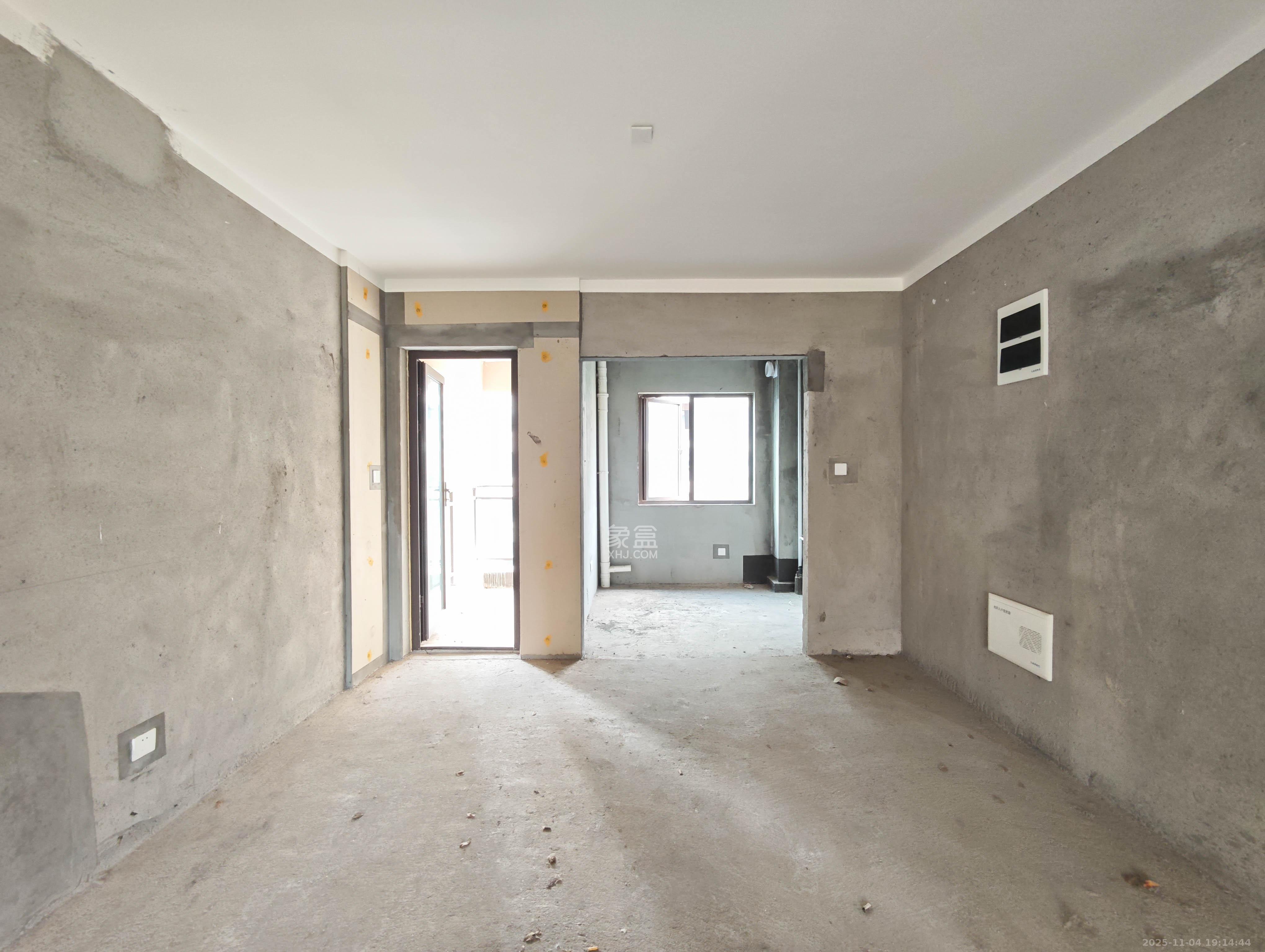 保利城（中航城国际社区、郡原美村）  4室2厅2卫    148.0万其他