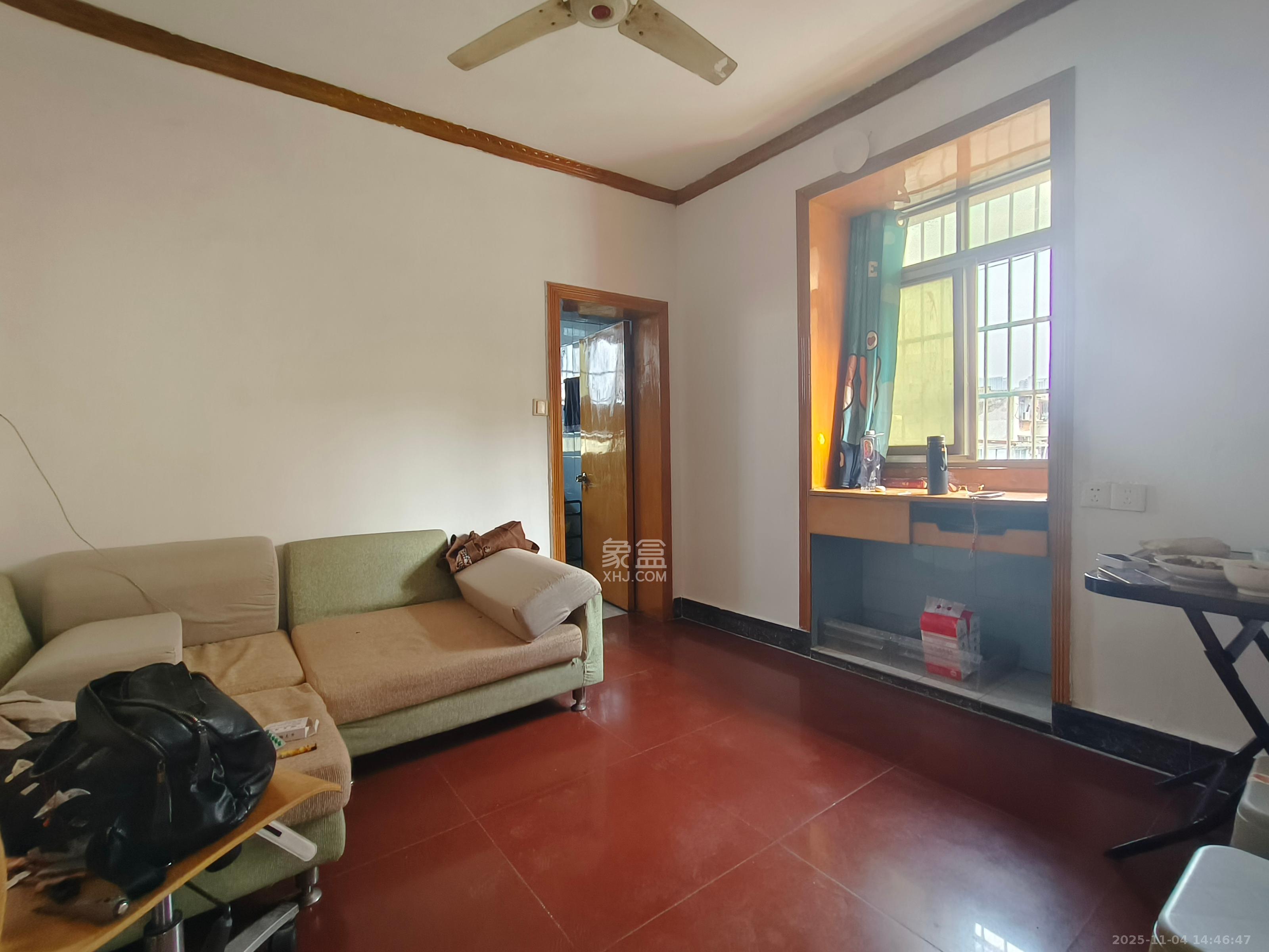 上碧湘街散盘  1室0厅0卫    1500.0元/月