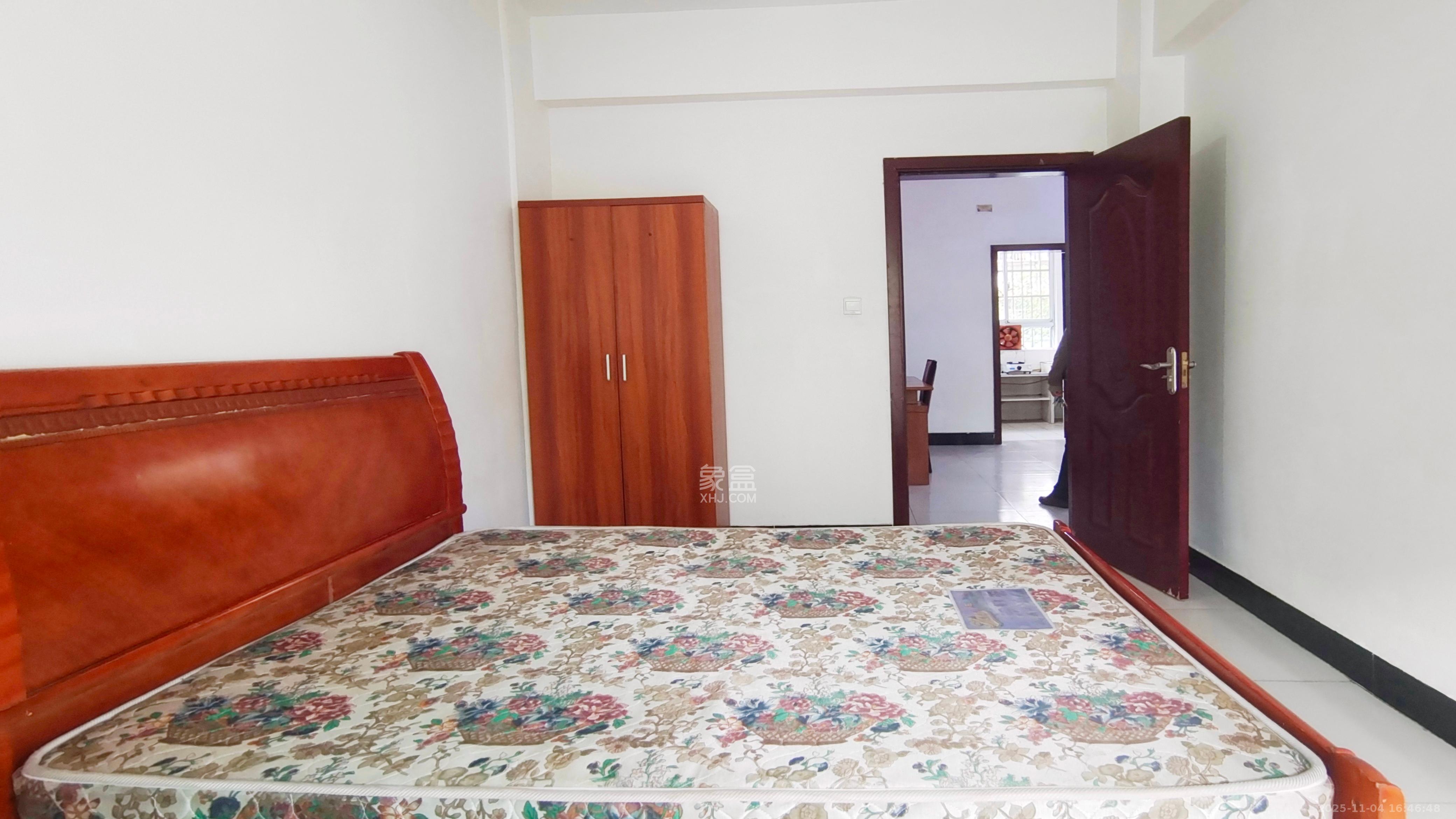 扬帆小区 2室1厅1卫 1900.0元/月 扬帆小区 2室1厅1卫 1900.0元/月室内图