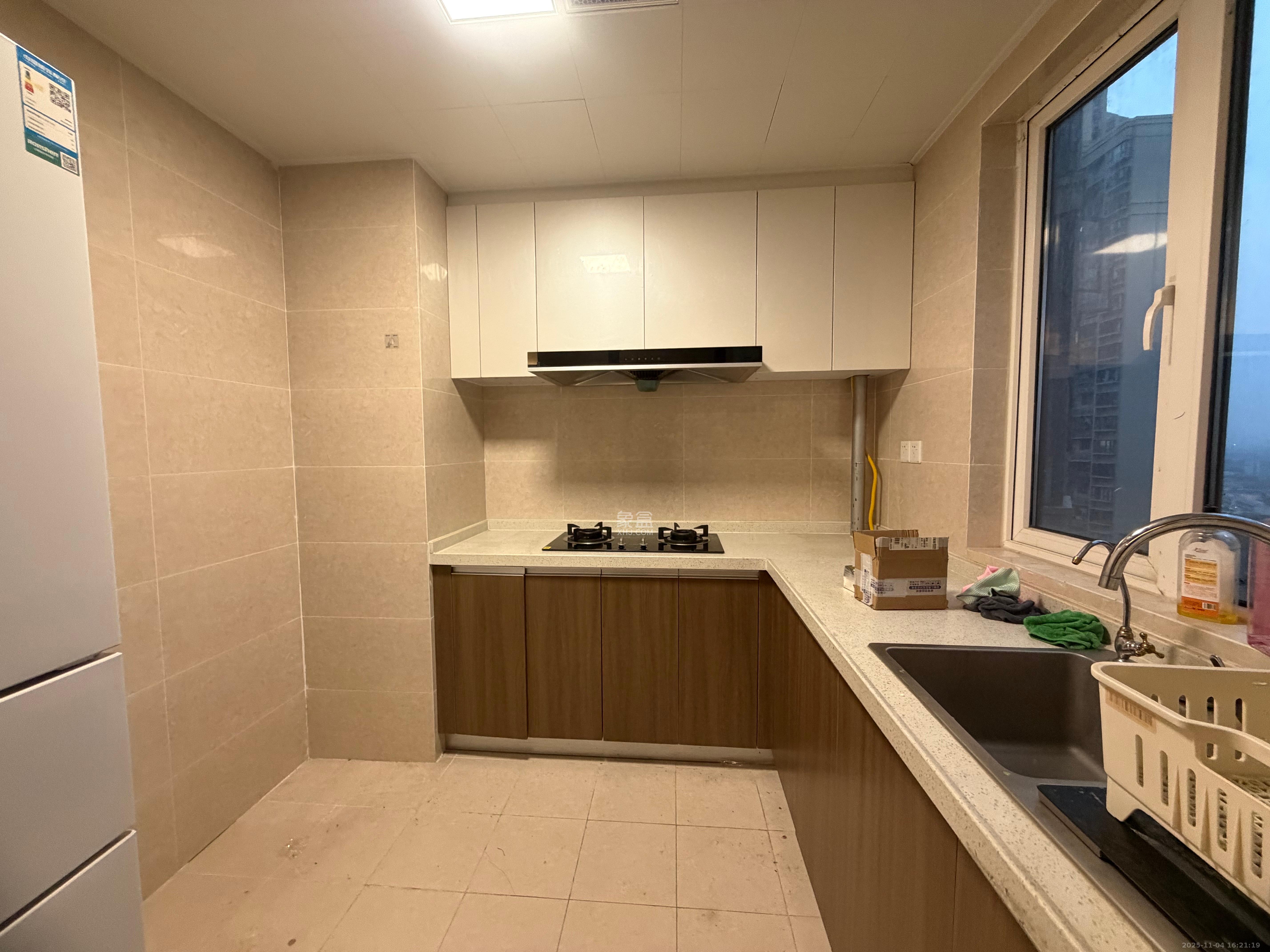 保利香槟国际  4室2厅2卫    2500.0元/月室内图