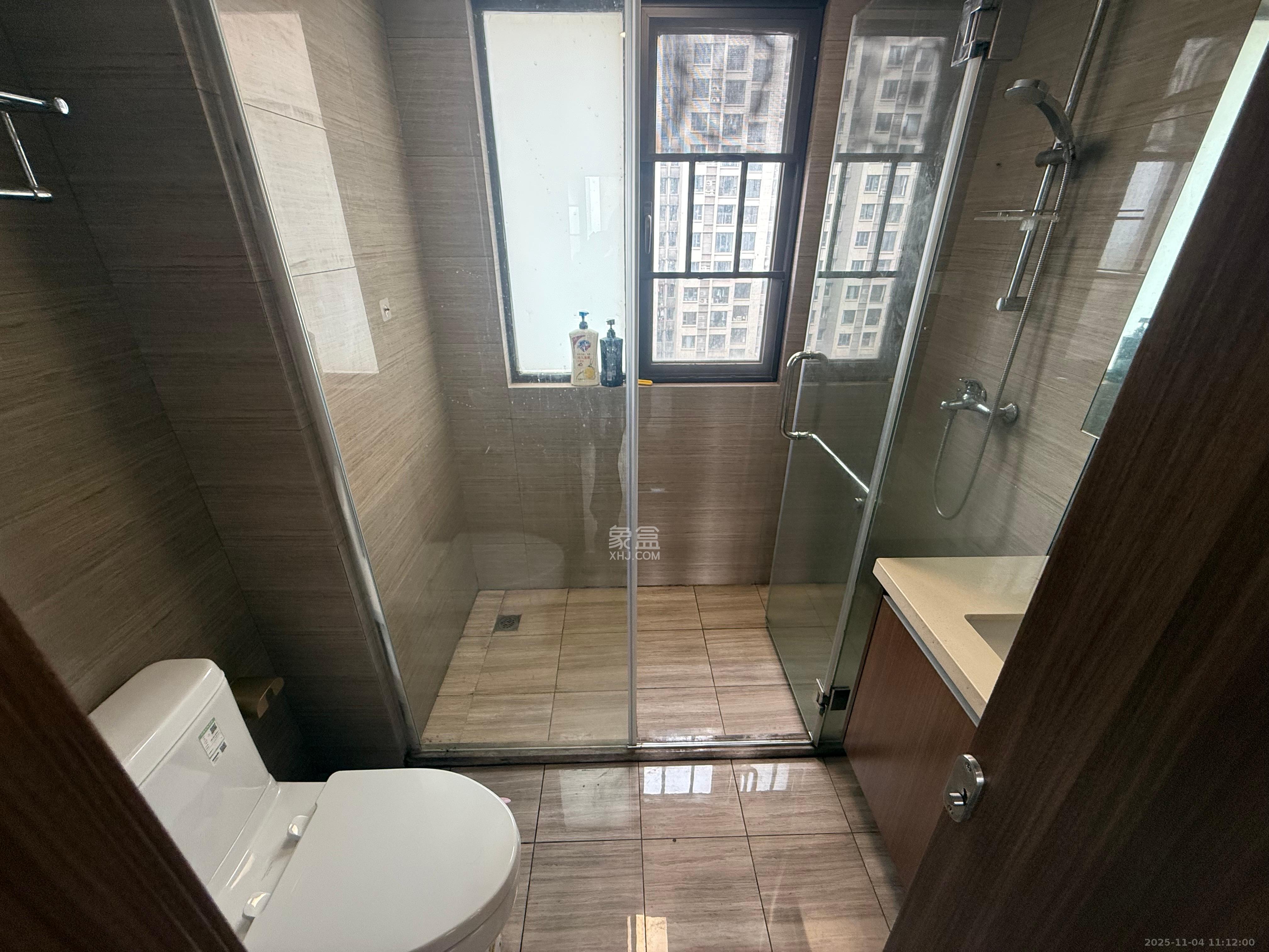 阳光城尚东湾蜜桃园 4室2厅2卫 2800.0元/月 阳光城尚东湾蜜桃园 4室2厅2卫 2800.0元/月室内图