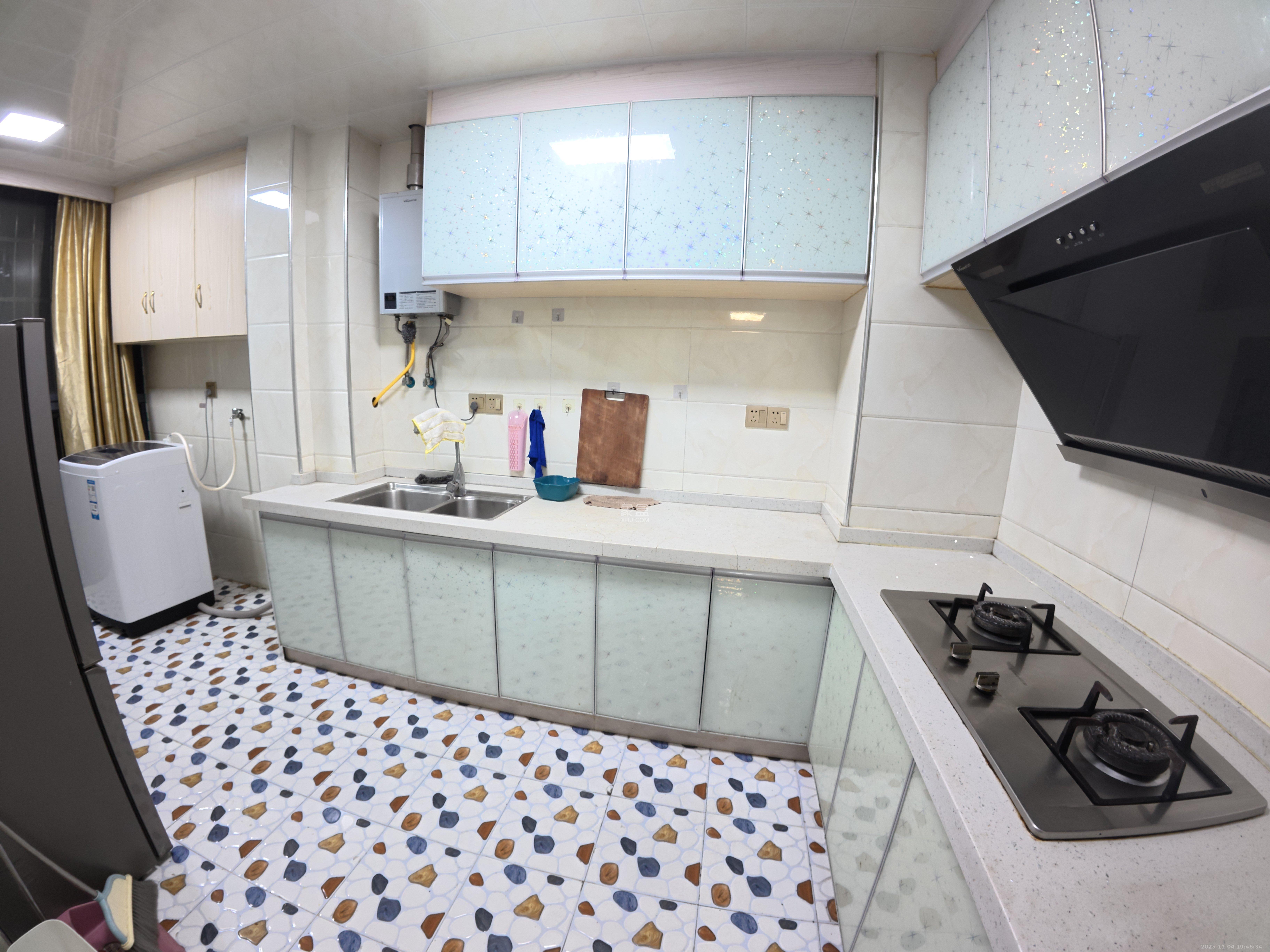 和润园一、二期 3室2厅2卫 2200.0元/月 和润园一、二期 3室2厅2卫 2200.0元/月室内图