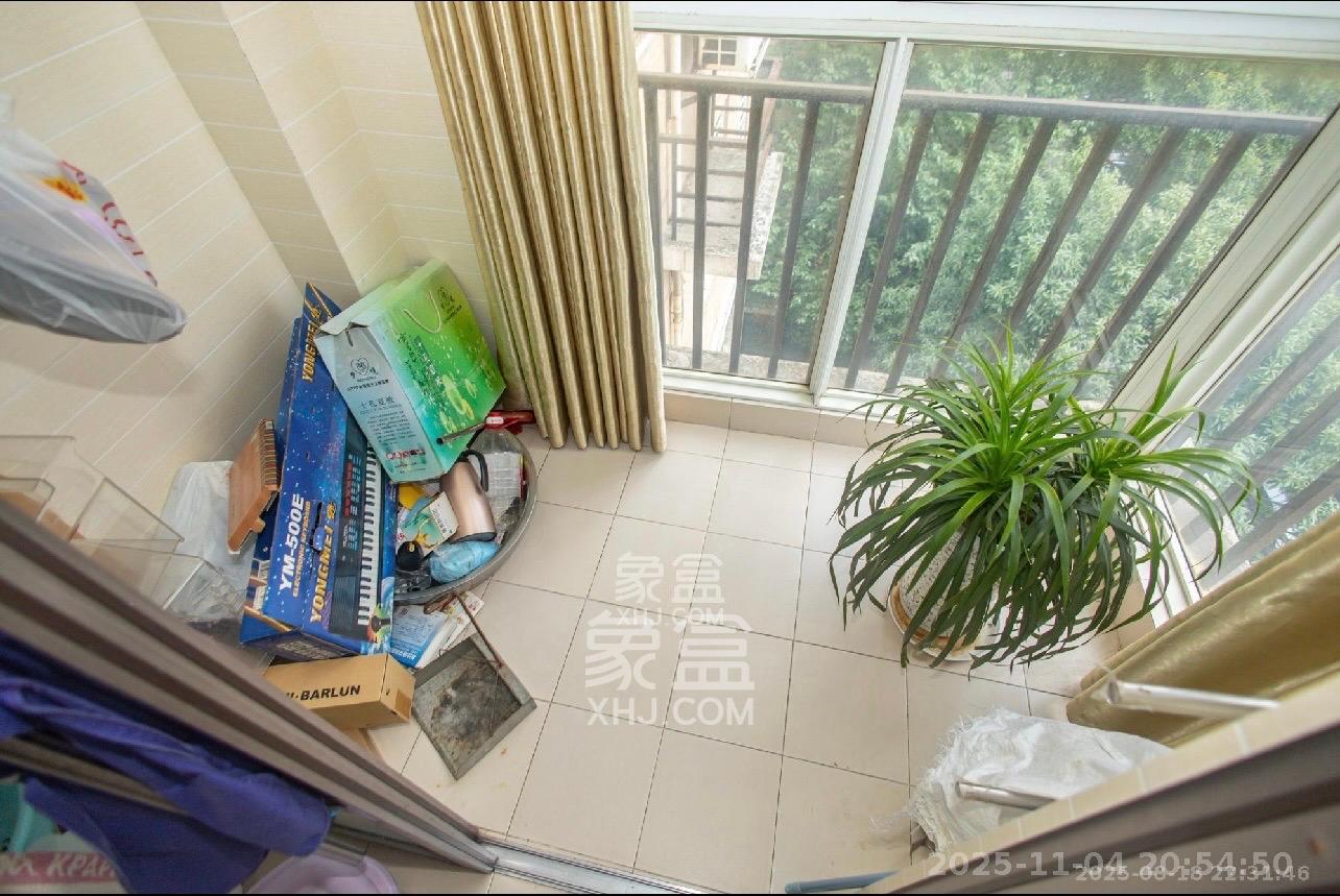 筑梦园  3室2厅2卫    2400.0元/月室内图